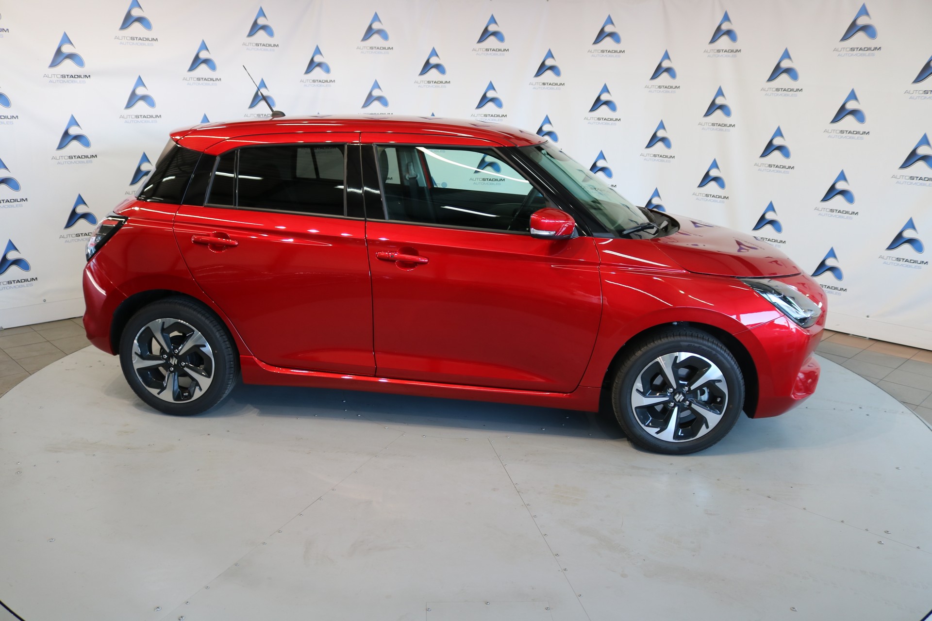 SUZUKI Swift SWISS EDITION Hybrid CVT-image-31
