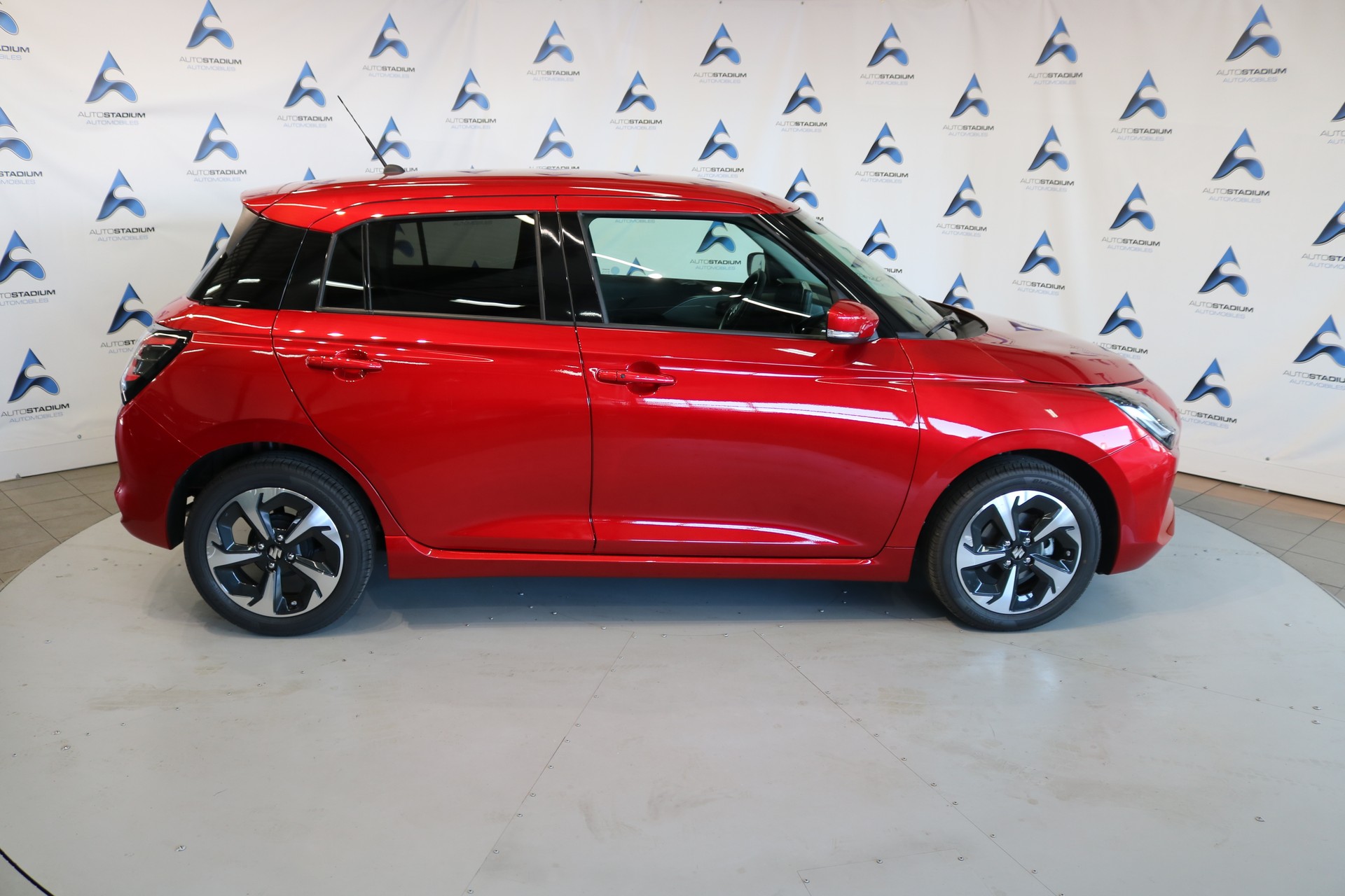 SUZUKI Swift SWISS EDITION Hybrid CVT-image-30