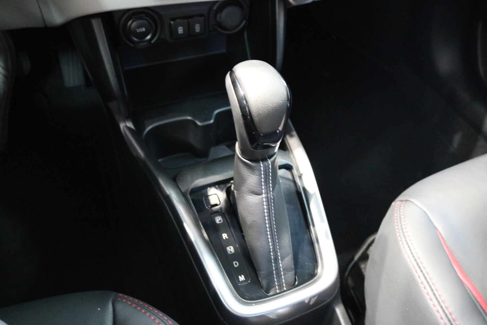 SUZUKI Swift SWISS EDITION Hybrid CVT-image-49