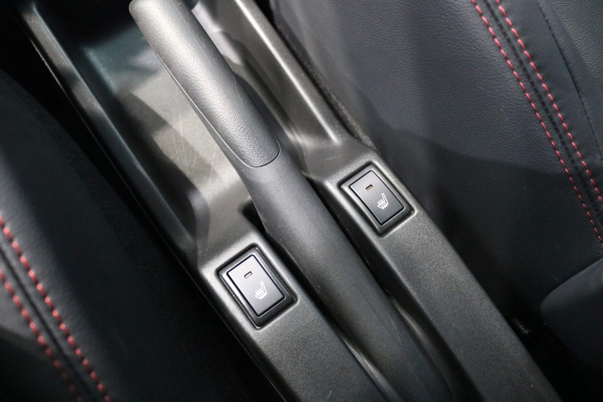 SUZUKI Swift SWISS EDITION Hybrid CVT-image-48