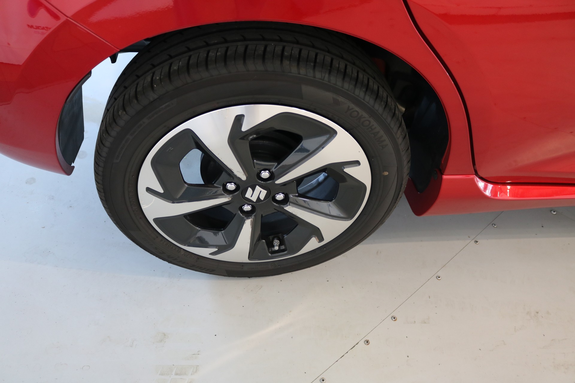 SUZUKI Swift SWISS EDITION Hybrid CVT-image-37