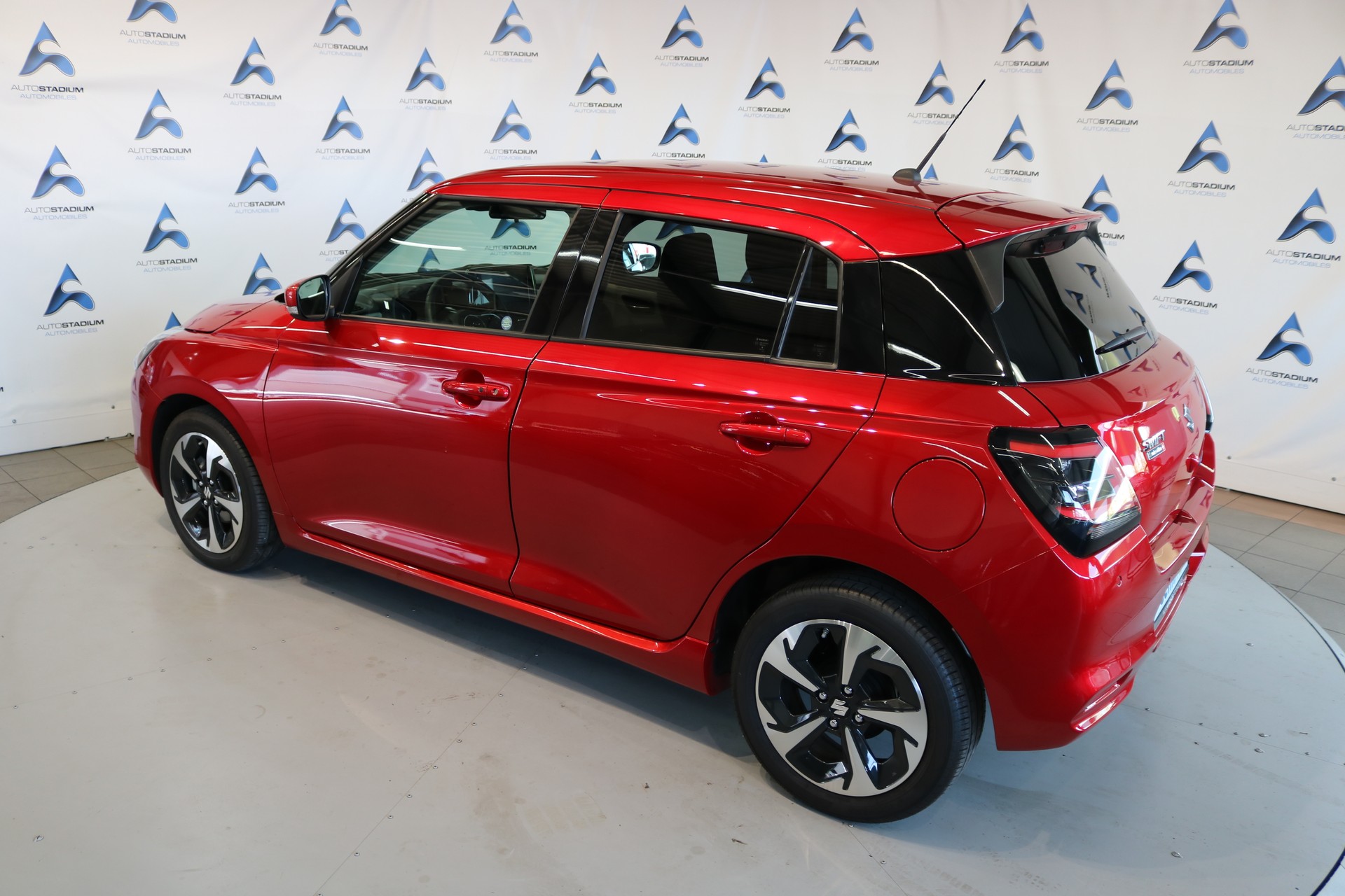 SUZUKI Swift SWISS EDITION Hybrid CVT-image-18