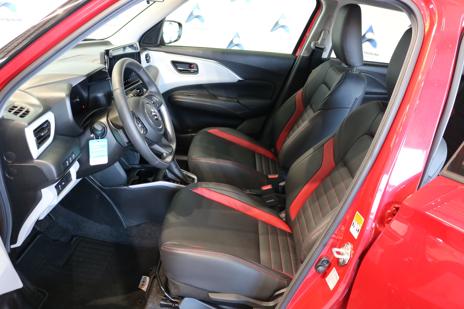 SUZUKI Swift SWISS EDITION Hybrid CVT-image-2