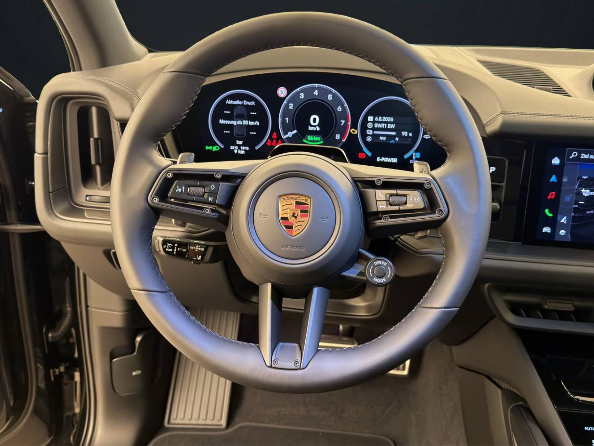 PORSCHE Cayenne S E-Hybrid Black Edition-image-12