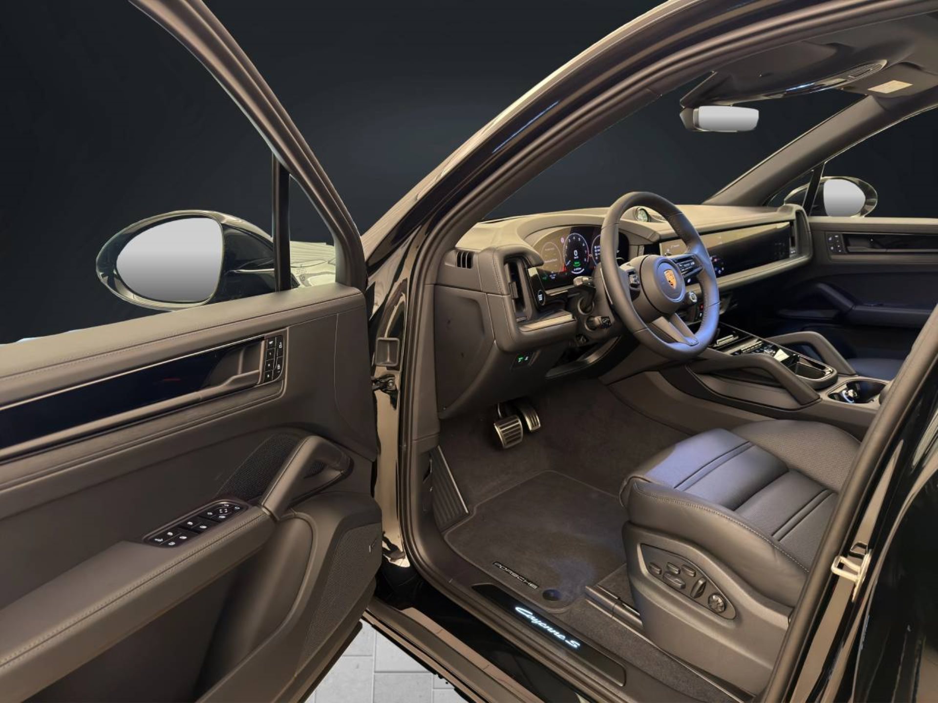 PORSCHE Cayenne S E-Hybrid Black Edition-image-3