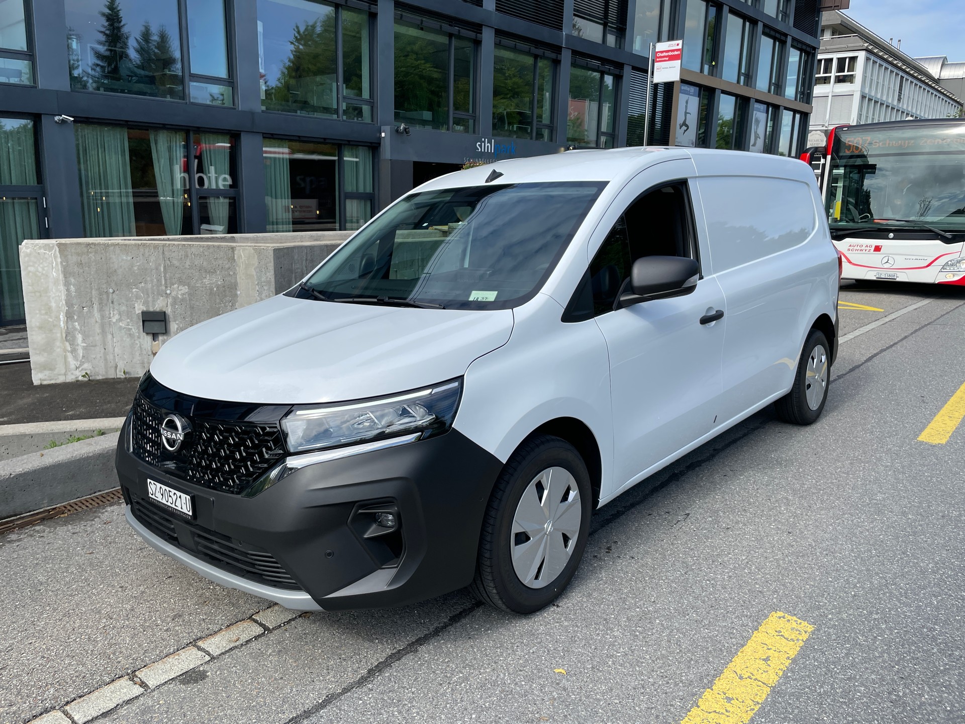 NISSAN Townstar EV45 kWh 22kW L2 Acenta-image-0