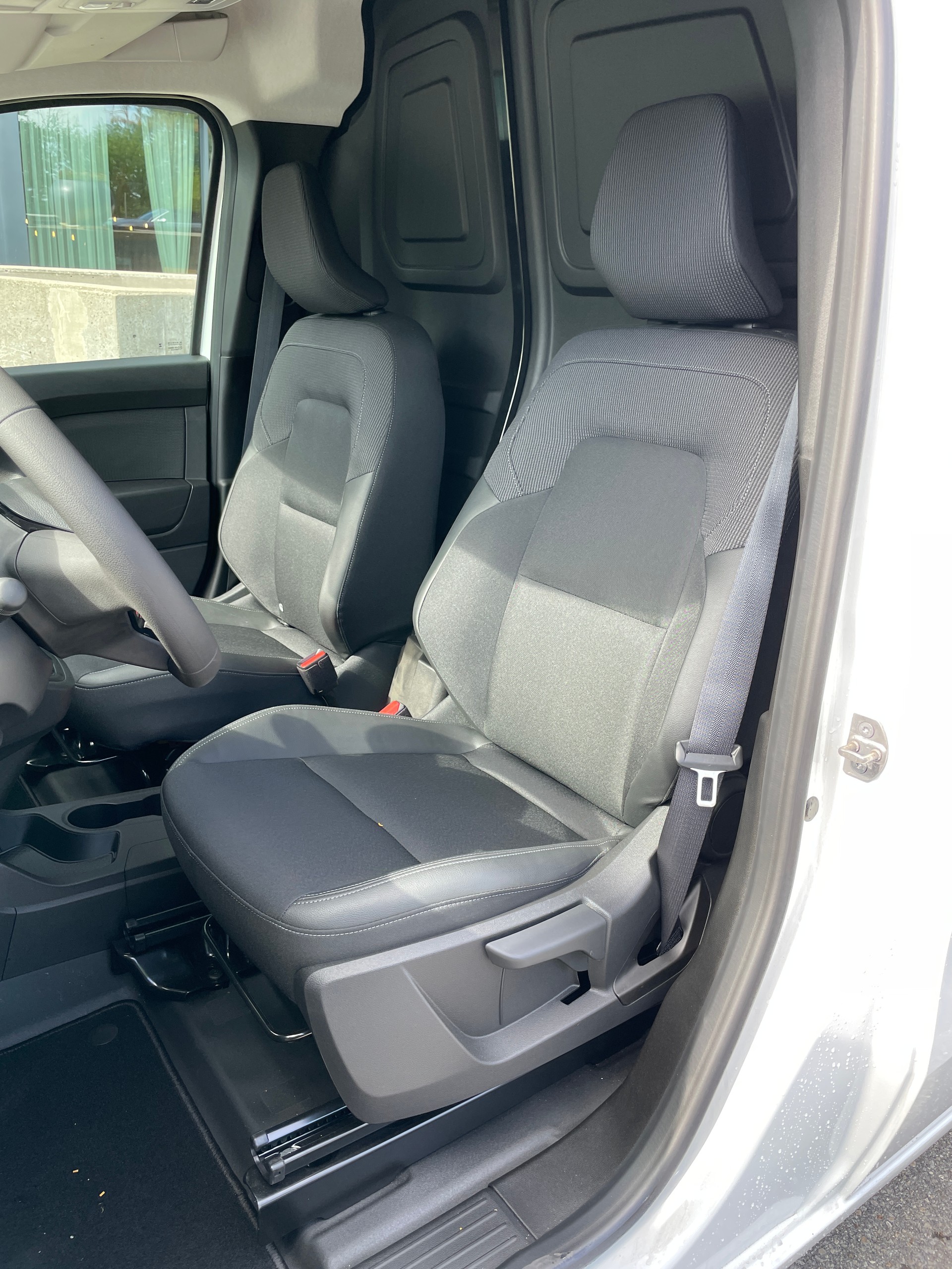 NISSAN Townstar EV45 kWh 22kW L2 Acenta-image-13