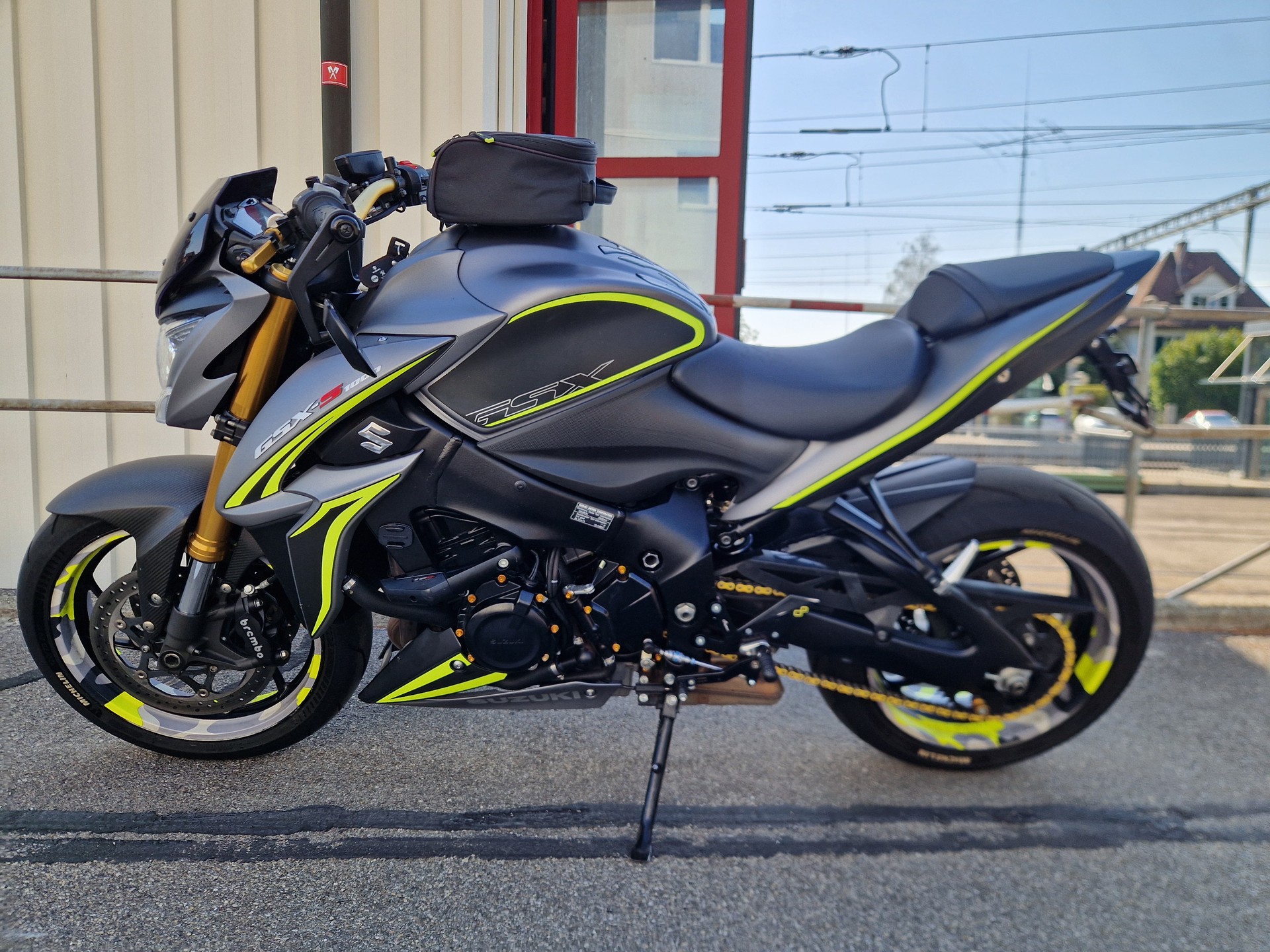 SUZUKI GSX-S 1000 Street Performance ABS-showroom-element-3