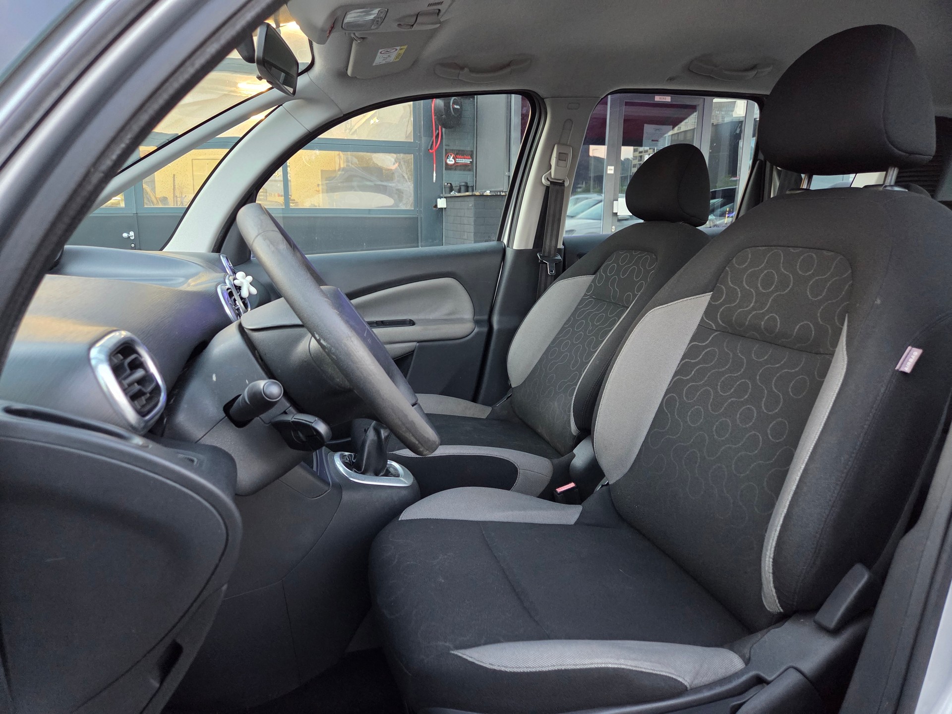 CITROEN C3 Picasso 1.6i 16V Chic (SX)-image-10