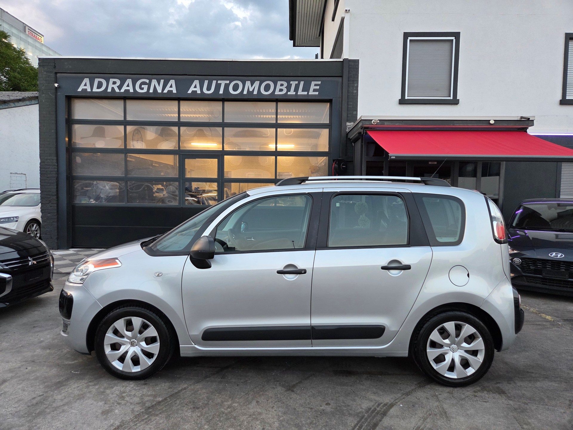 CITROEN C3 Picasso 1.6i 16V Chic (SX)-image-2