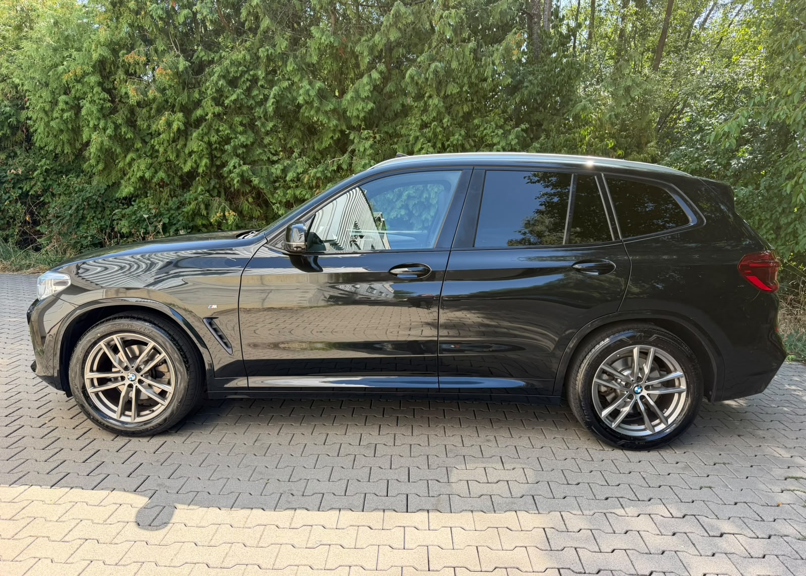 BMW X3 xDrive 20d Individual M Sport Steptronic-showroom-element-1
