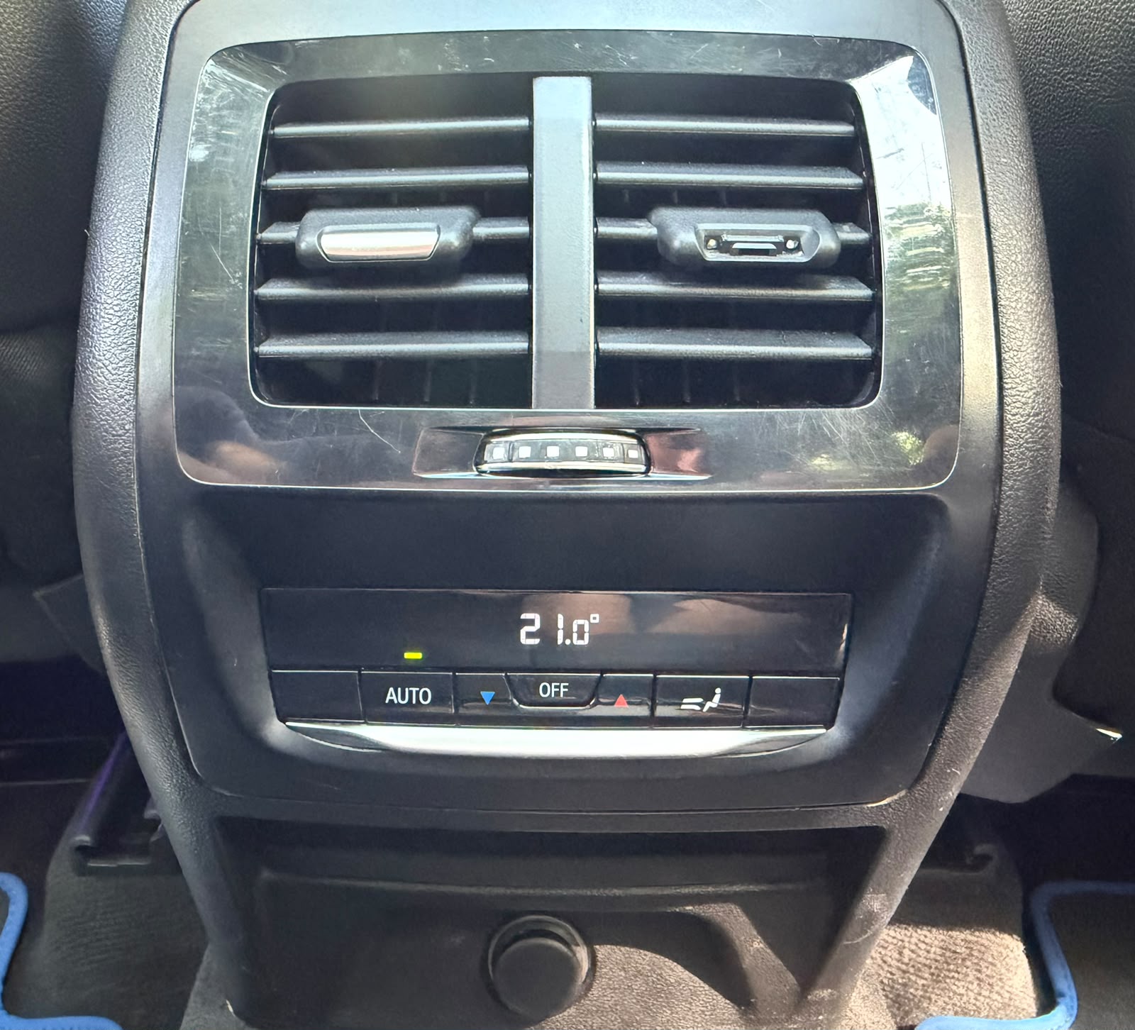 BMW X3 xDrive 20d Individual M Sport Steptronic-image-22