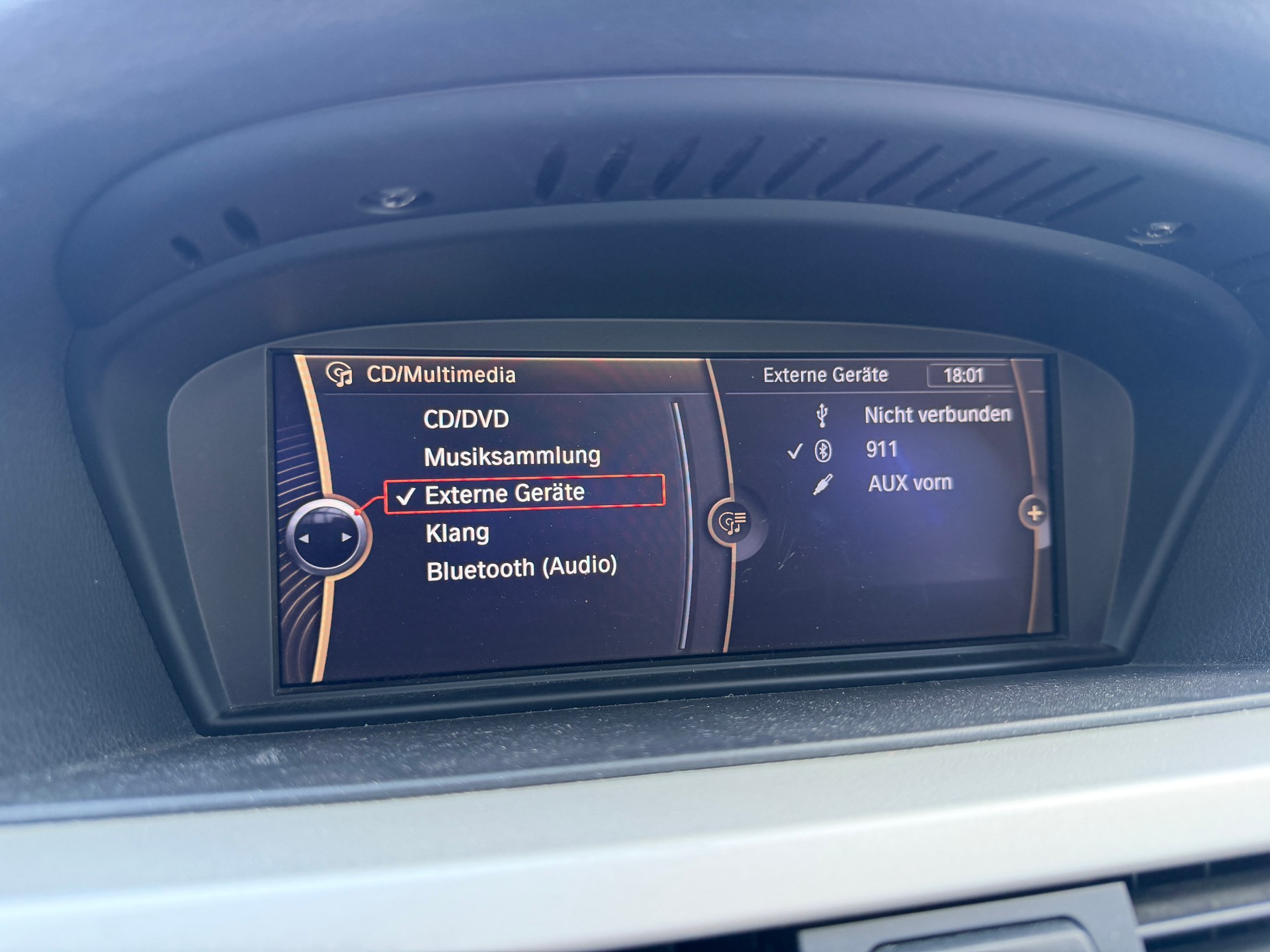 BMW 320d xDrive Touring Dynamic Edition Steptronic-image-12