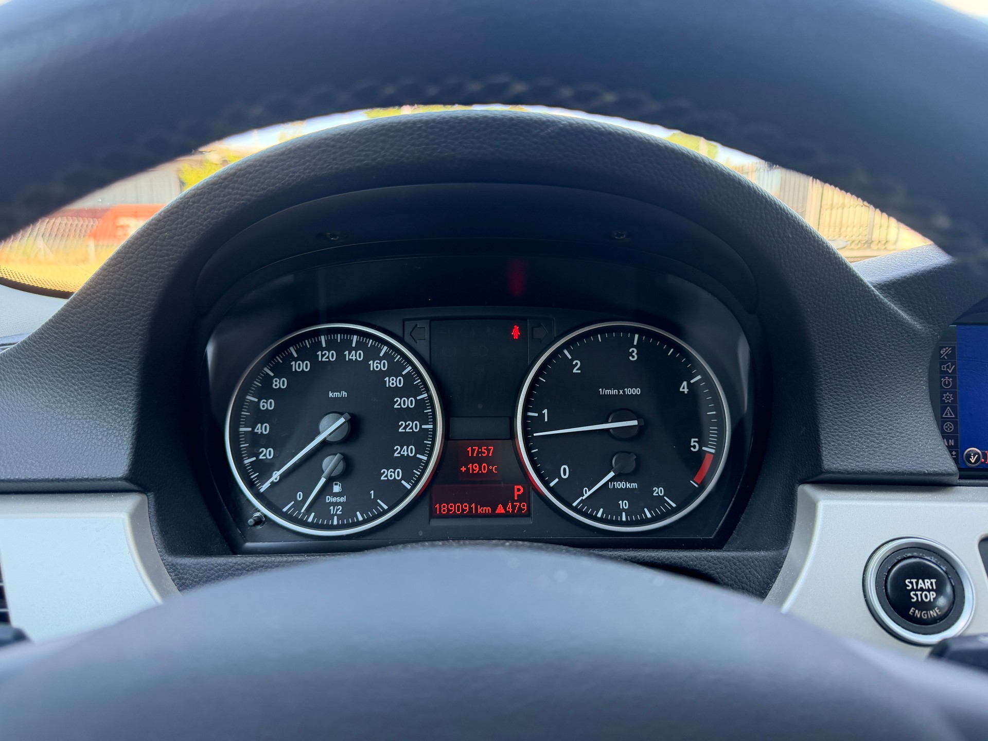 BMW 320d xDrive Touring Dynamic Edition Steptronic-image-6