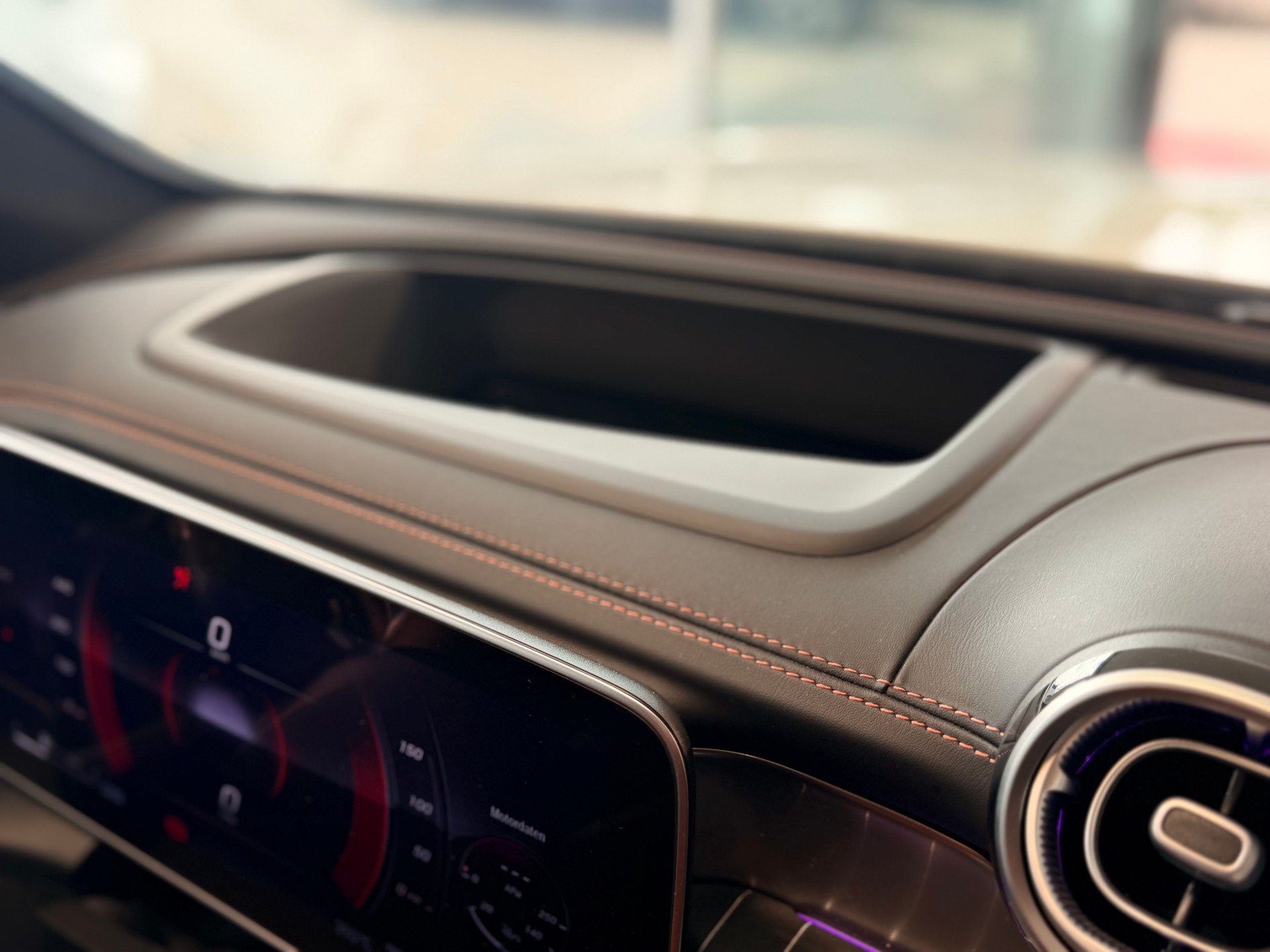 MERCEDES-BENZ GLC 220 d 4Matic 9G-Tronic-image-29