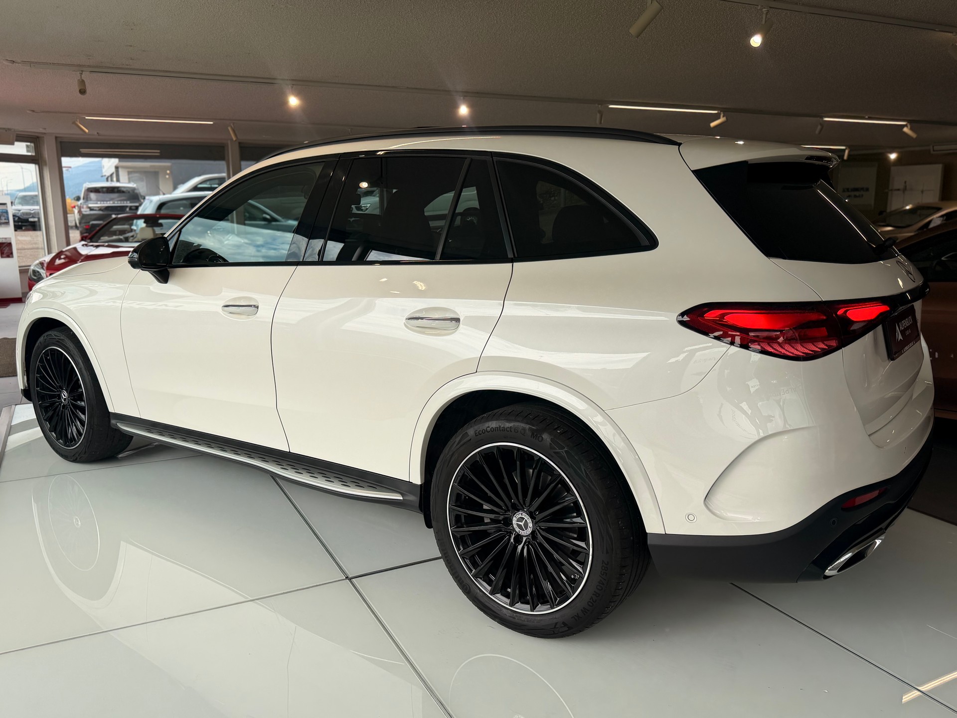 MERCEDES-BENZ GLC 220 d 4Matic 9G-Tronic-image-10