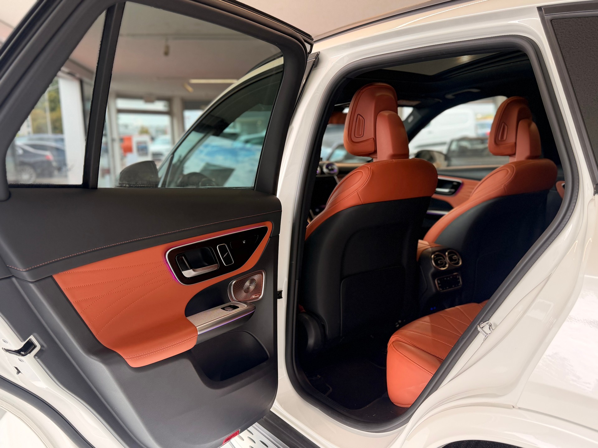 MERCEDES-BENZ GLC 220 d 4Matic 9G-Tronic-image-17