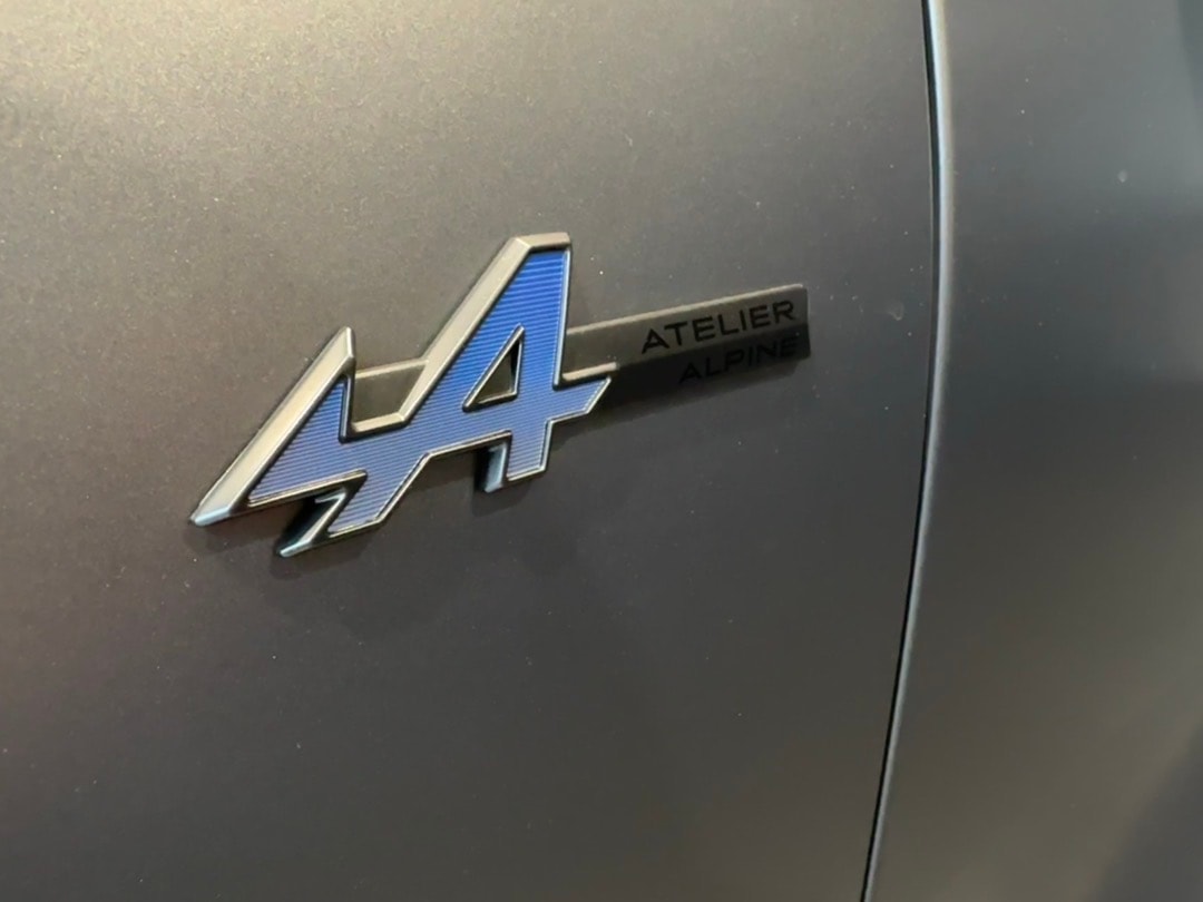 RENAULT Rafale 1.2 E-Tech Plug-in Hybrid 300 4x4 Atelier Alpine-image-4