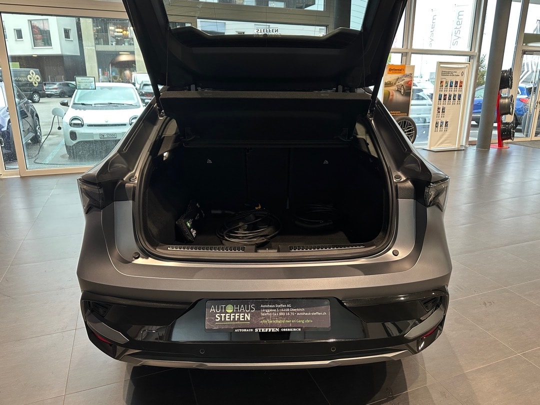 RENAULT Rafale 1.2 E-Tech Plug-in Hybrid 300 4x4 Atelier Alpine-image-8