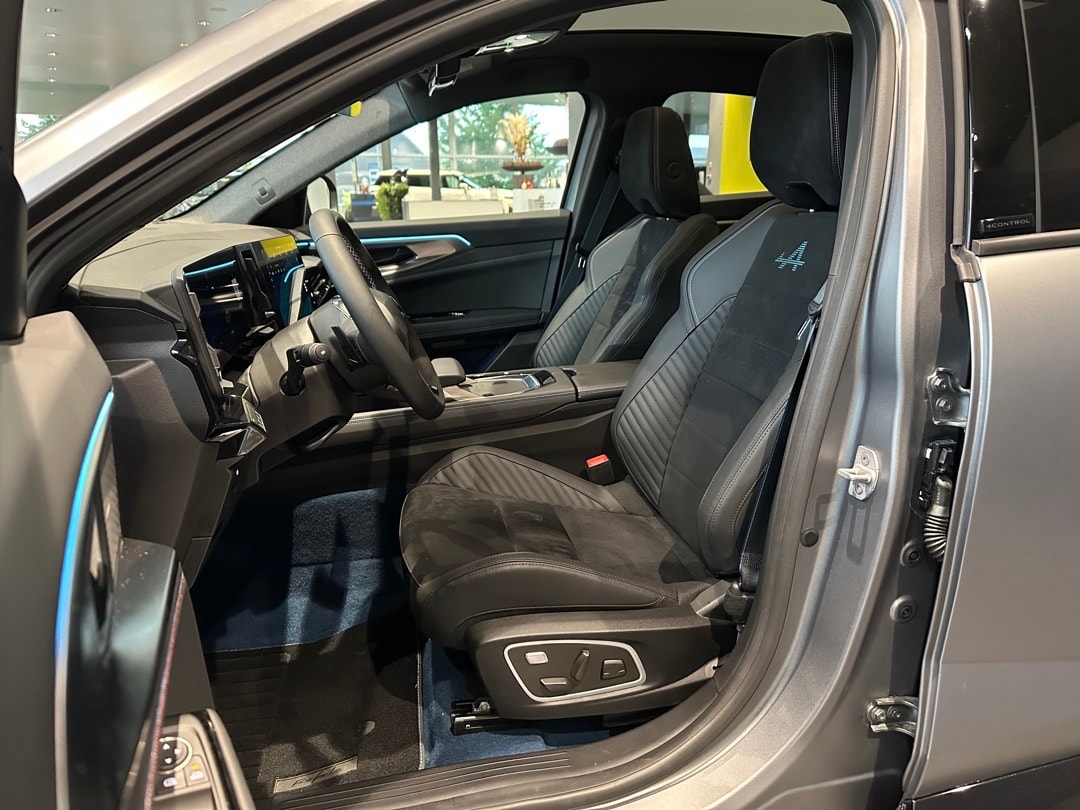 RENAULT Rafale 1.2 E-Tech Plug-in Hybrid 300 4x4 Atelier Alpine-image-12