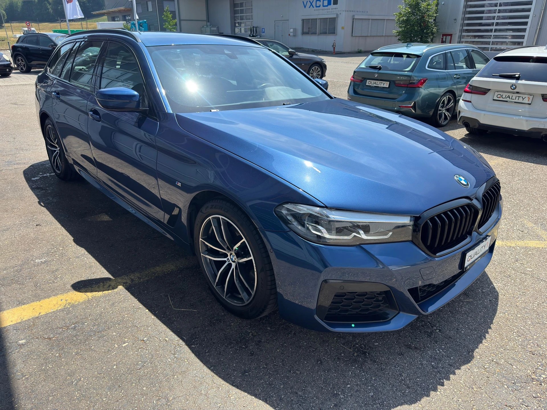 BMW 520d xDrive 48V Touring Steptronic-image-1