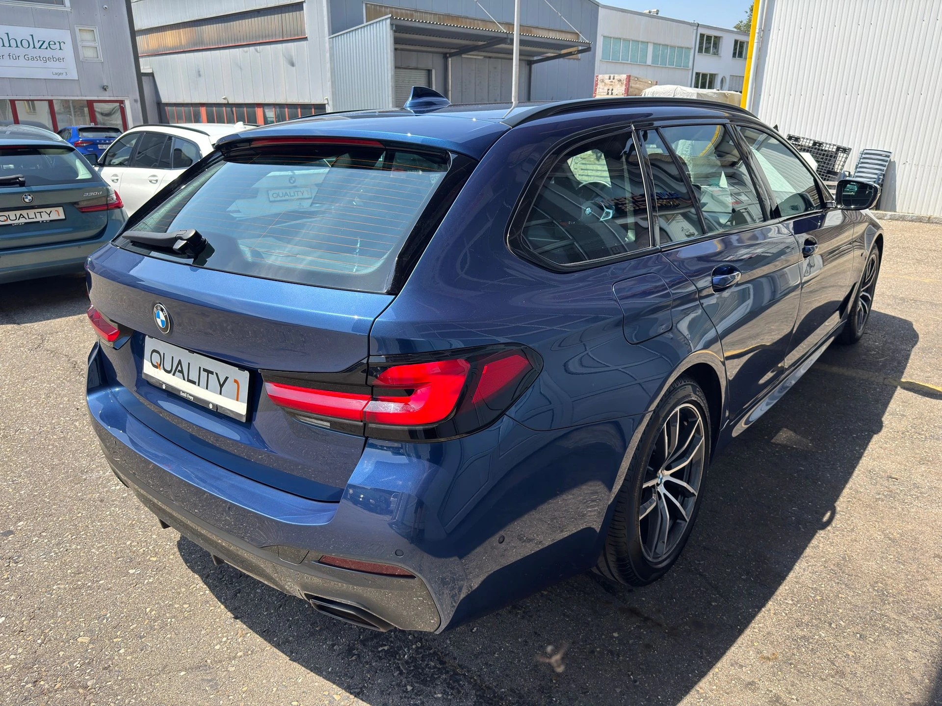 BMW 520d xDrive 48V Touring Steptronic-image-6
