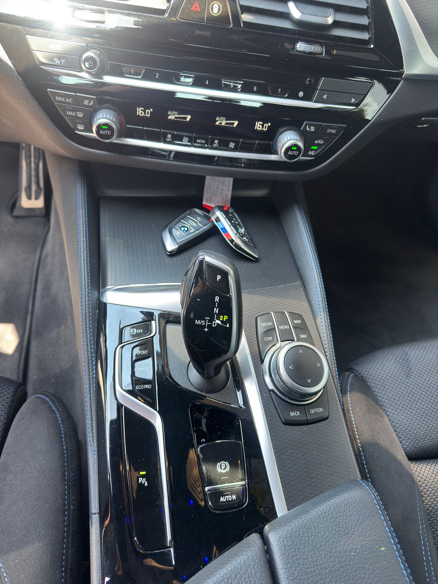 BMW 520d xDrive 48V Touring Steptronic-image-9