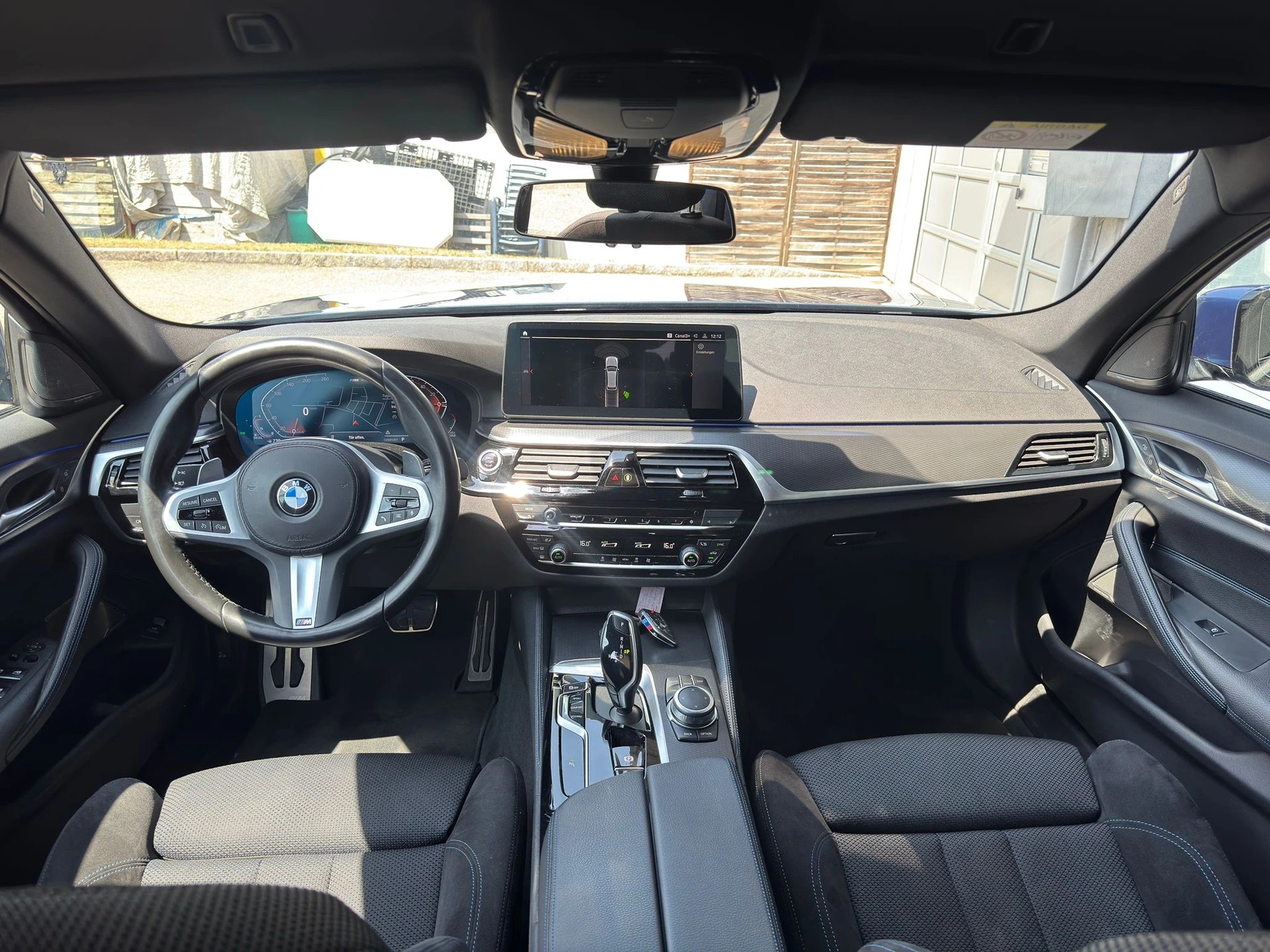 BMW 520d xDrive 48V Touring Steptronic-image-8