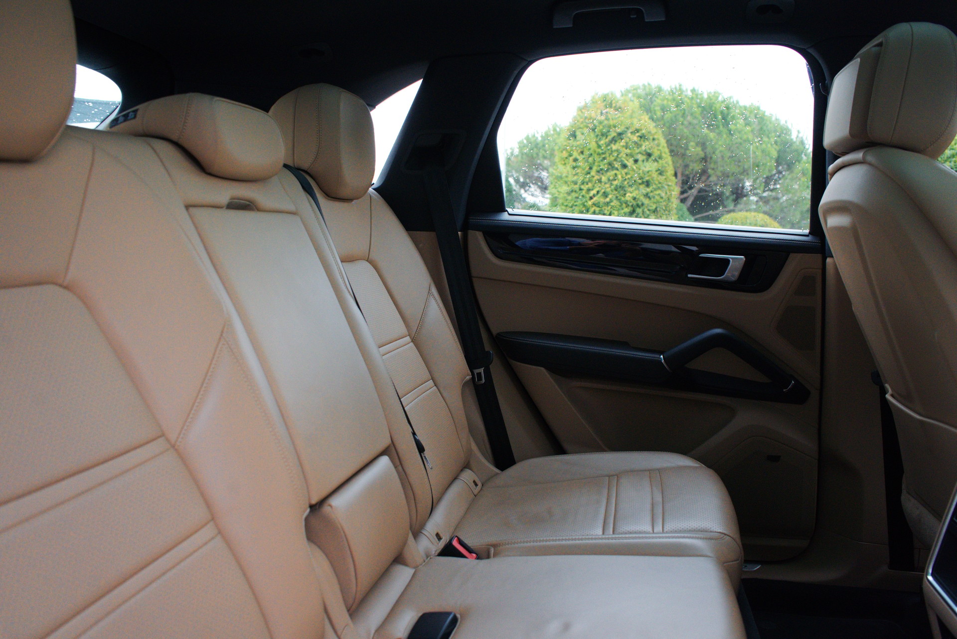 PORSCHE Cayenne E-Hybrid-image-8