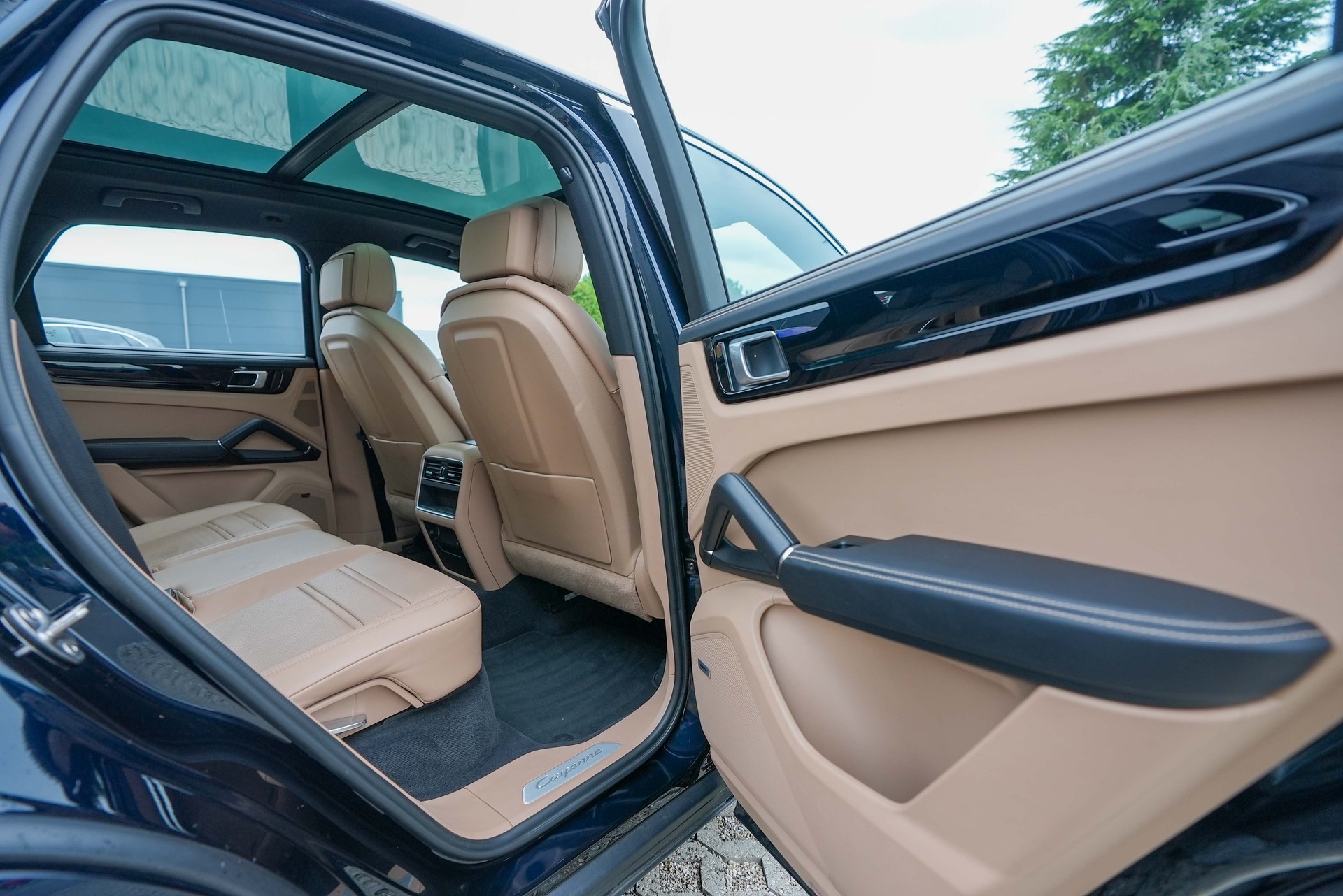 PORSCHE Cayenne E-Hybrid-image-12