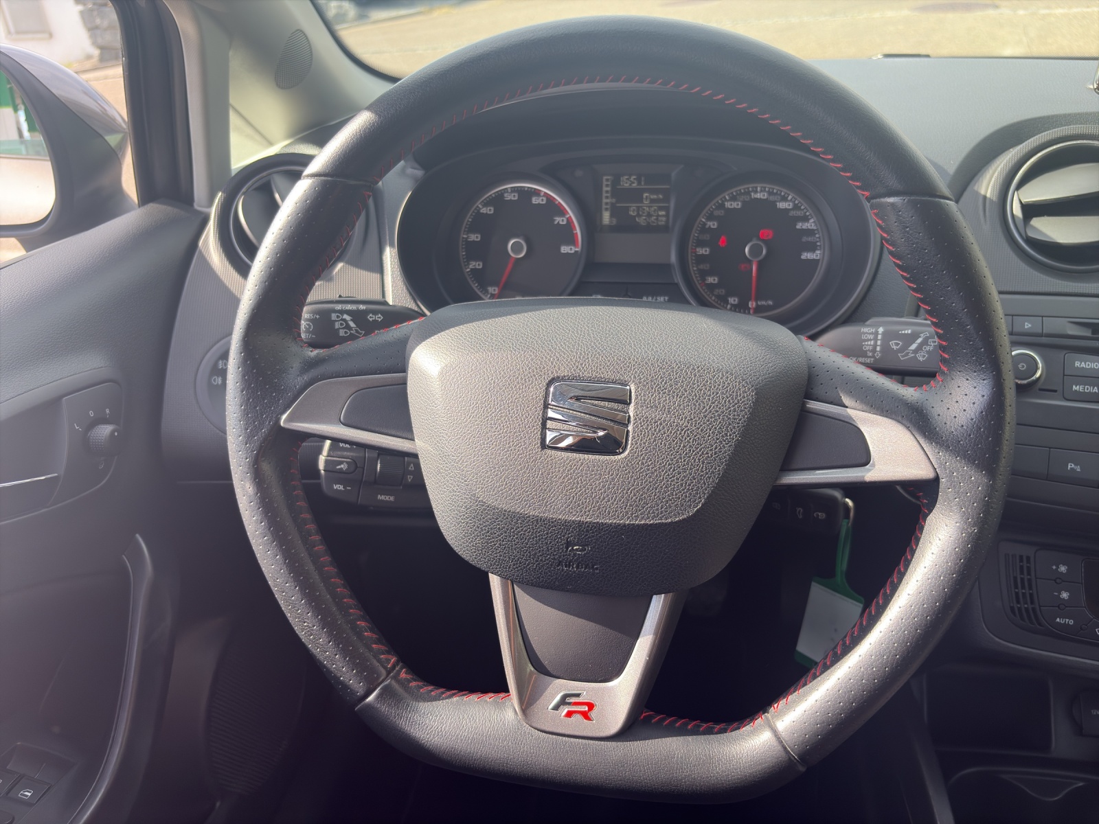 SEAT Ibiza ST 1.2 TSI FR S/S-image-11