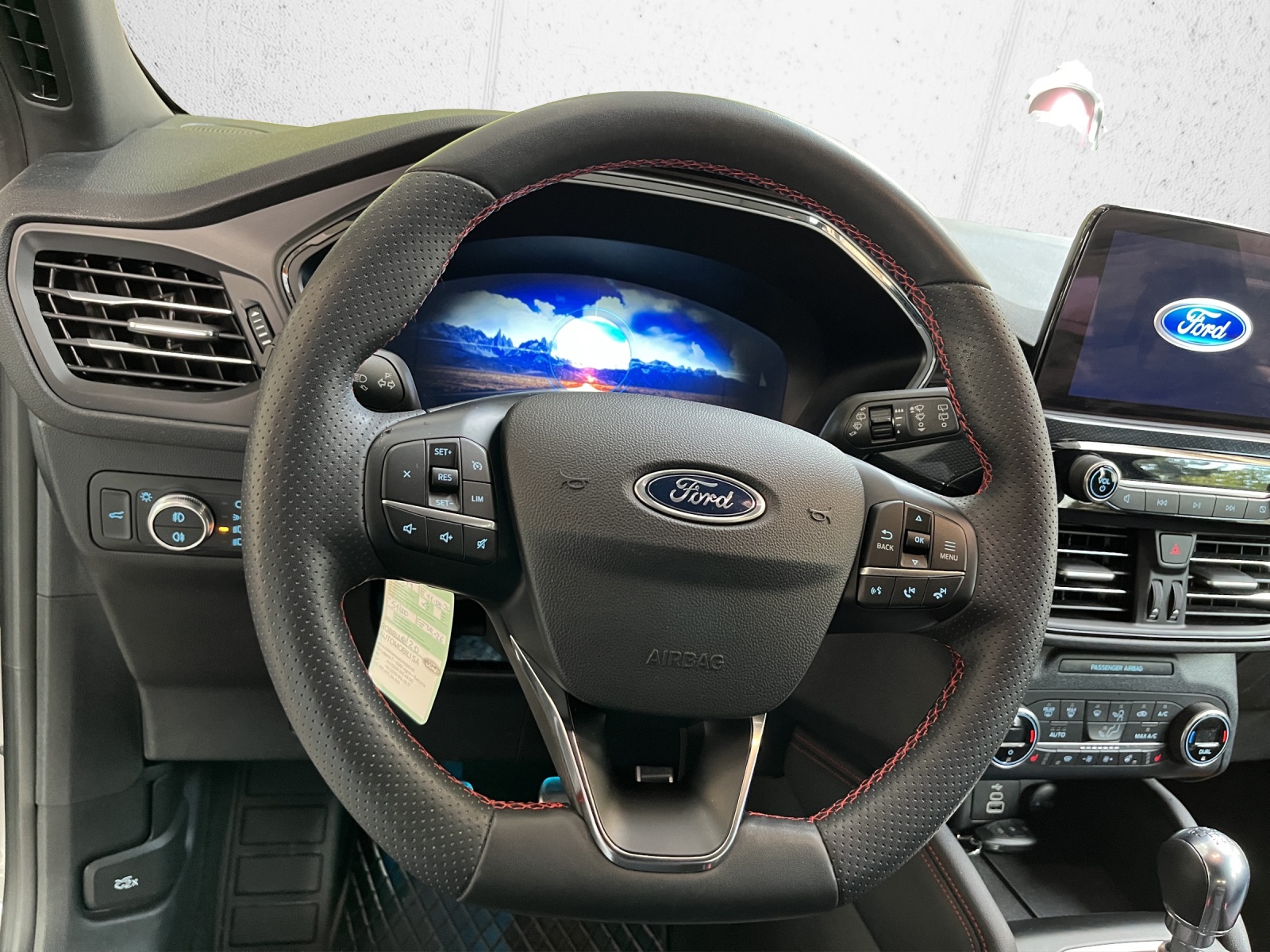 FORD Kuga 1.5 SCTi ST-Line 2WD-image-12