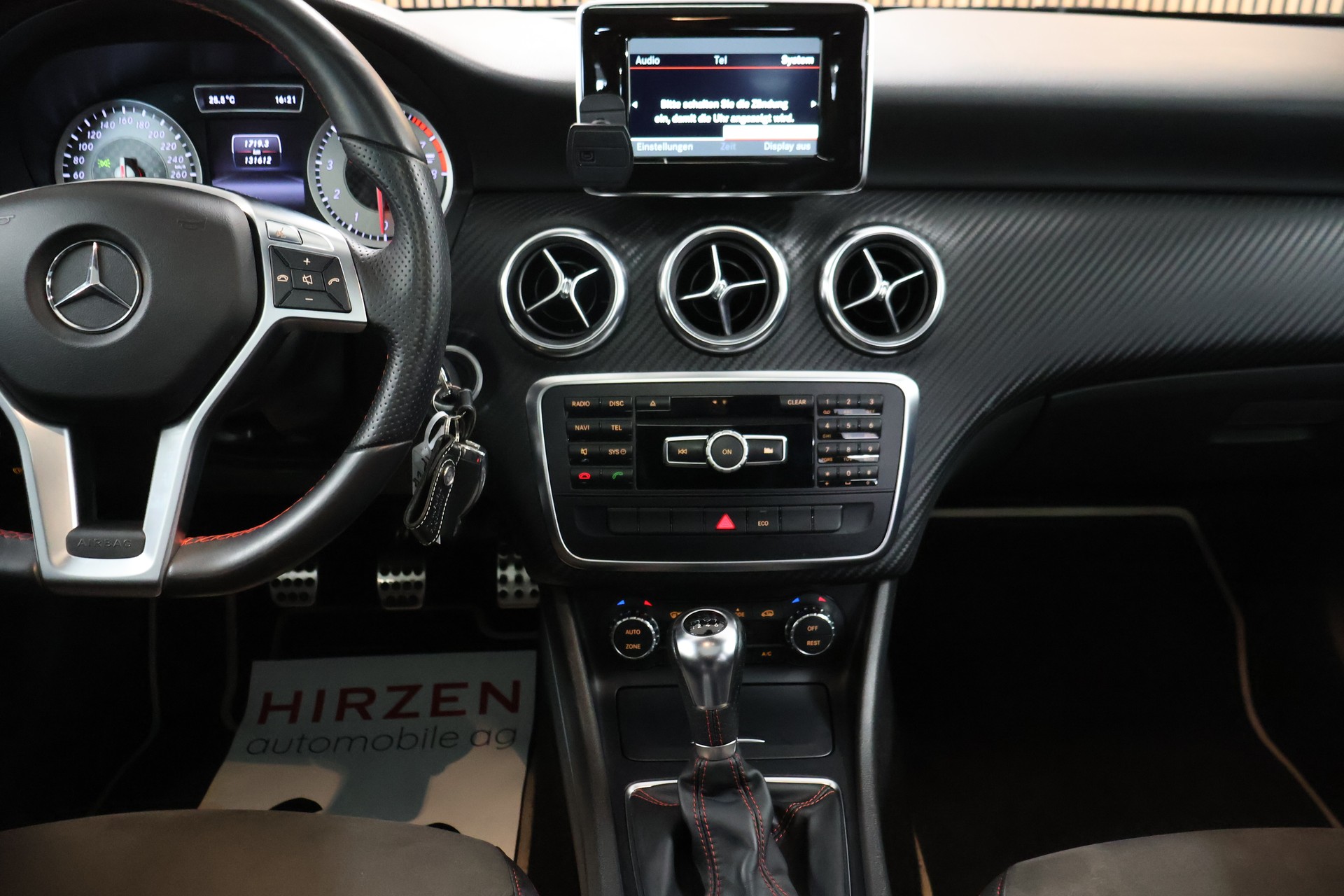 MERCEDES-BENZ A 200 AMG Line-image-17