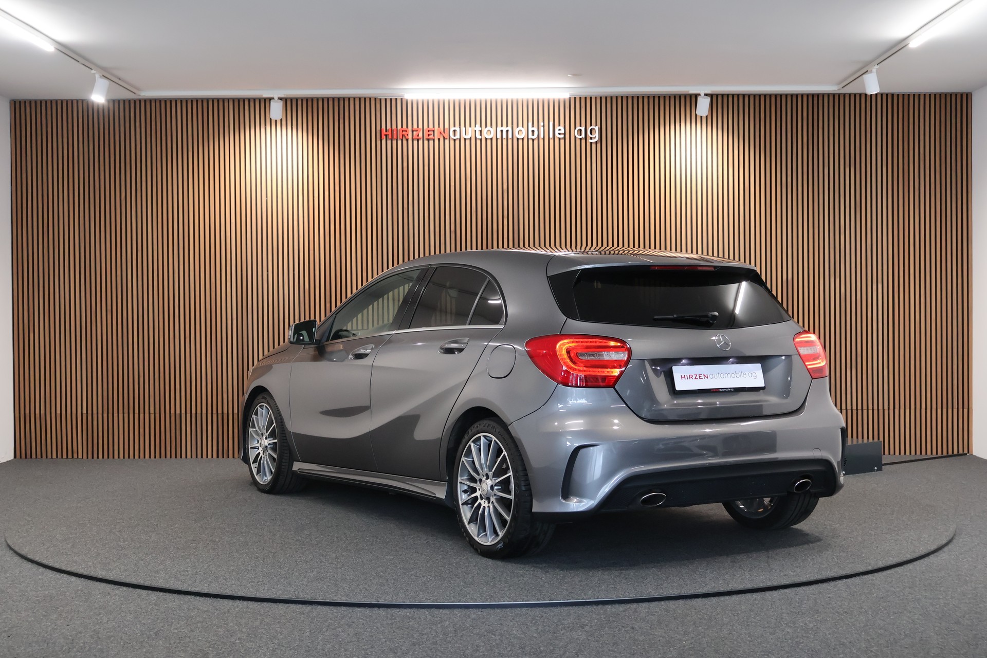 MERCEDES-BENZ A 200 AMG Line-image-2