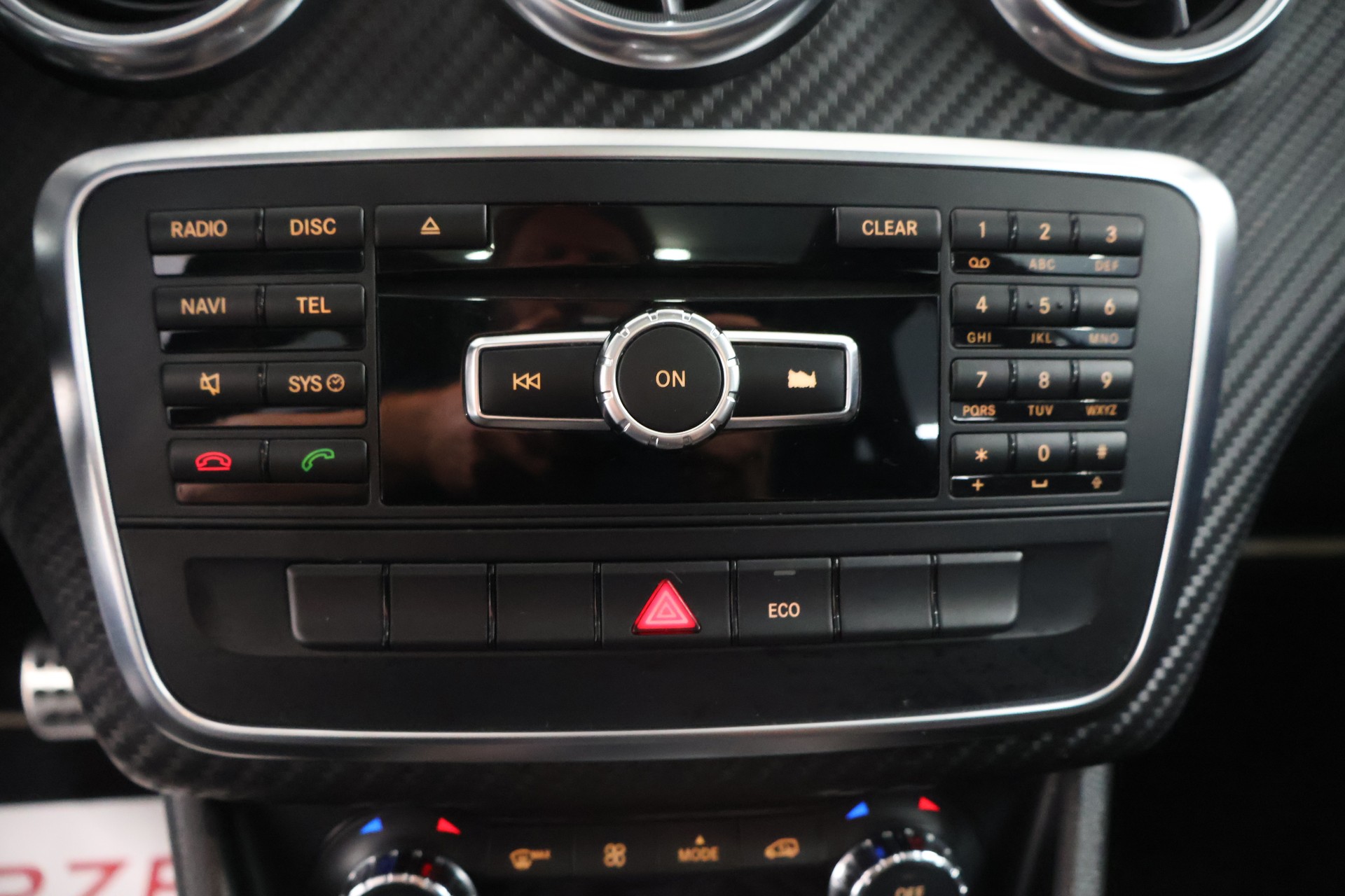 MERCEDES-BENZ A 200 AMG Line-image-24