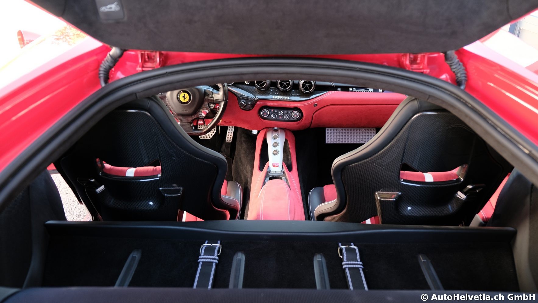 FERRARI F12 Berlinetta-image-14