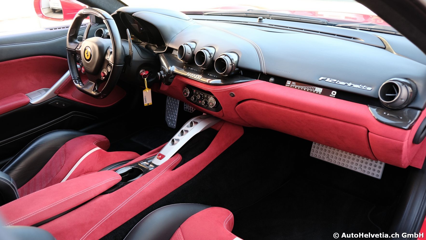 FERRARI F12 Berlinetta-image-11