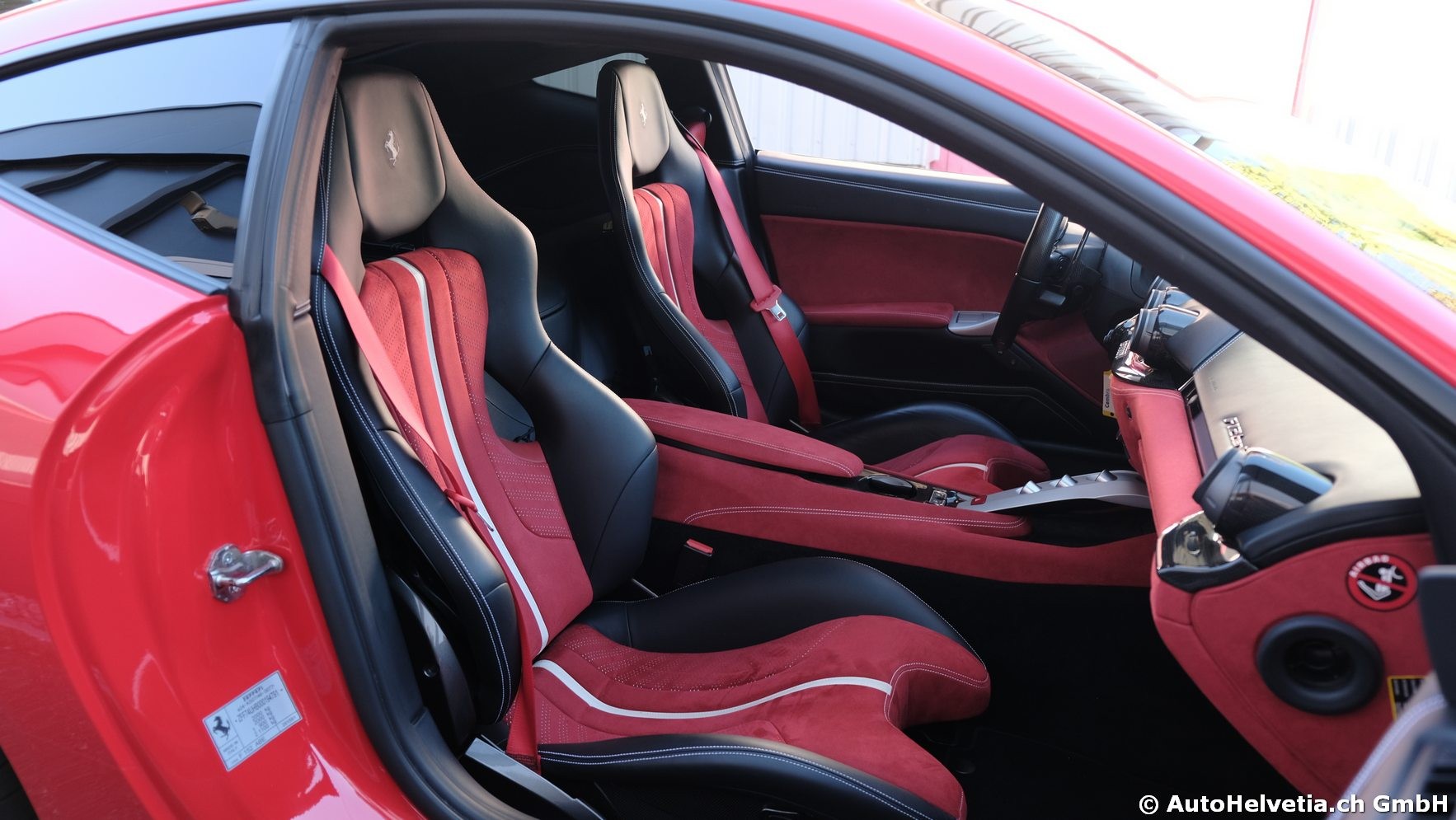FERRARI F12 Berlinetta-image-13