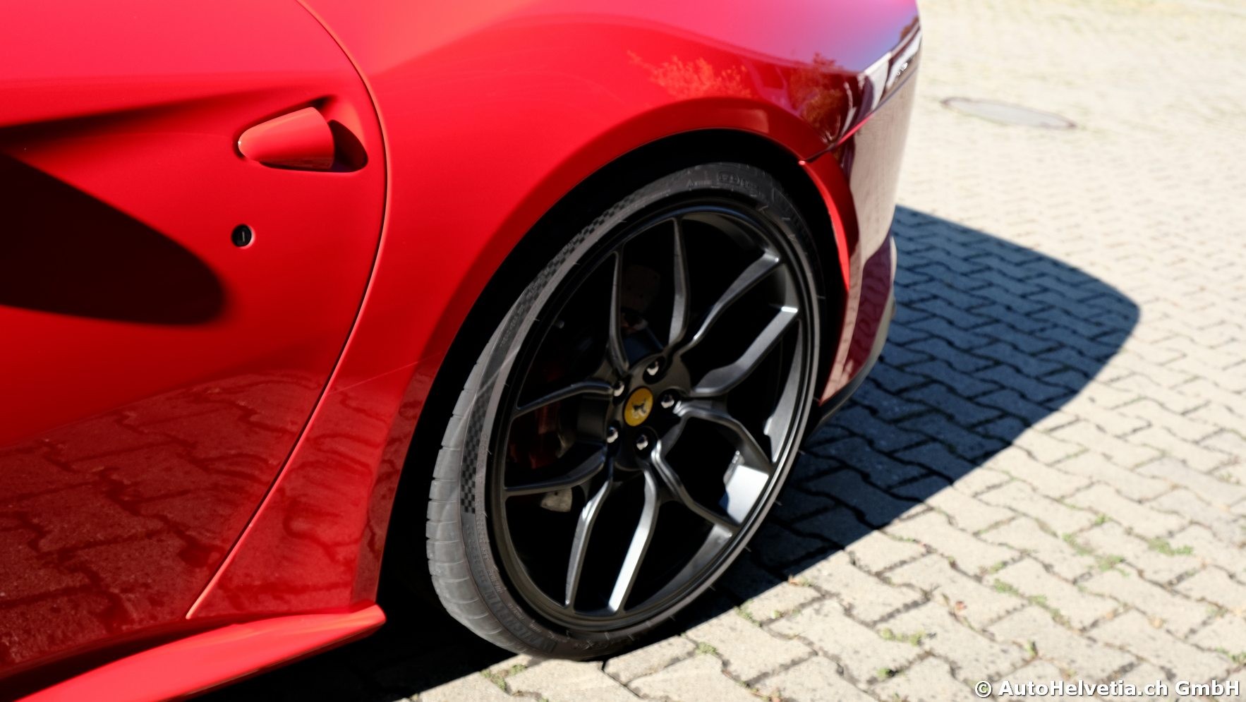 FERRARI F12 Berlinetta-image-8