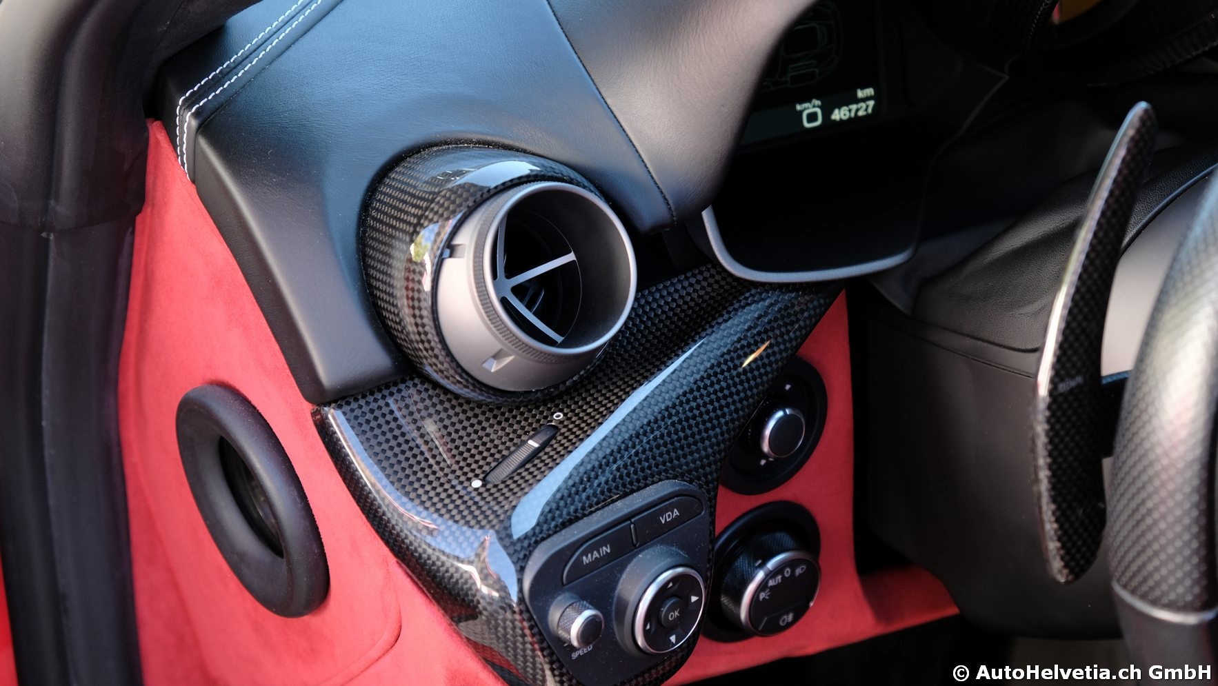 FERRARI F12 Berlinetta-image-10