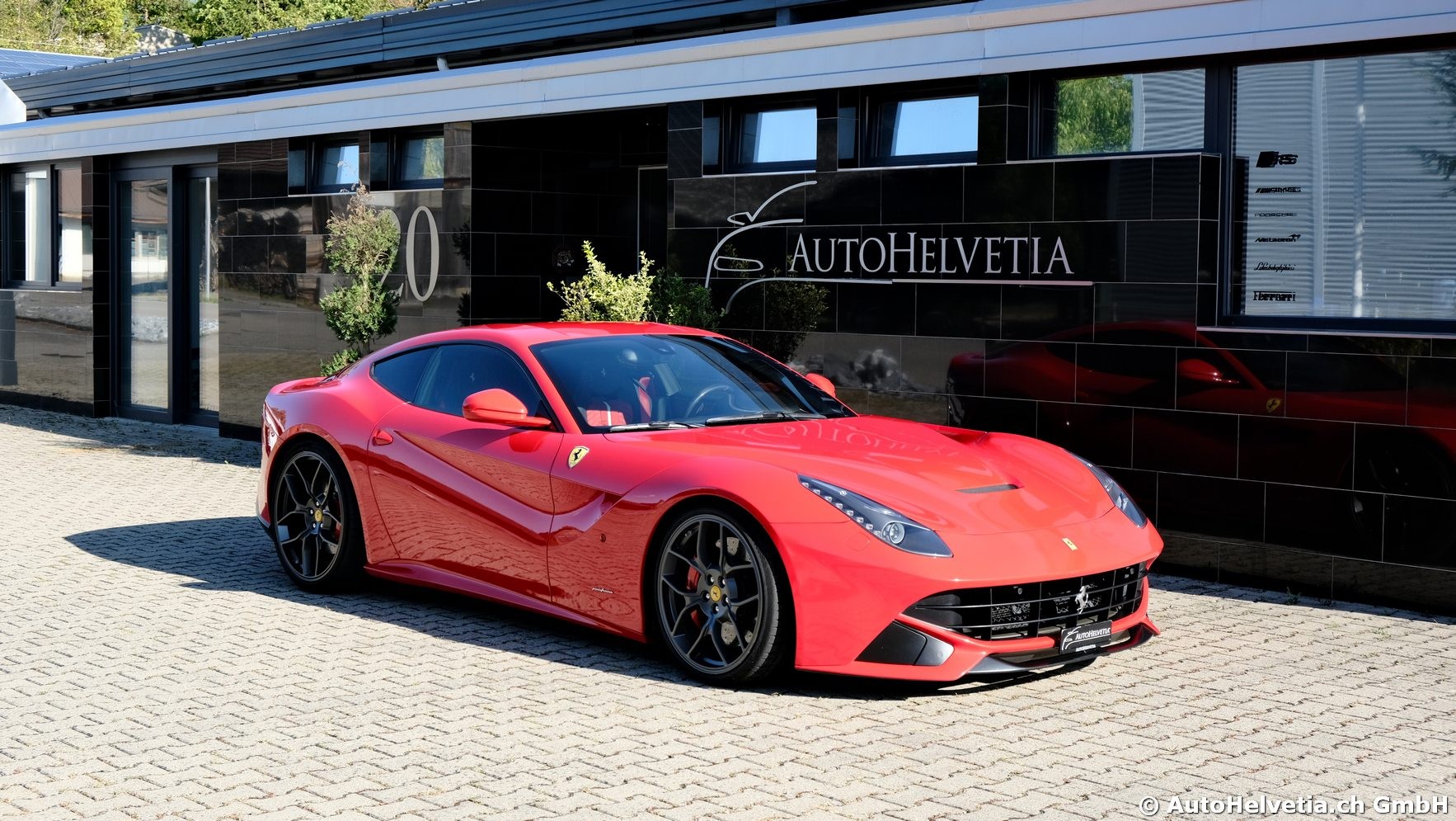 FERRARI F12 Berlinetta-image-27