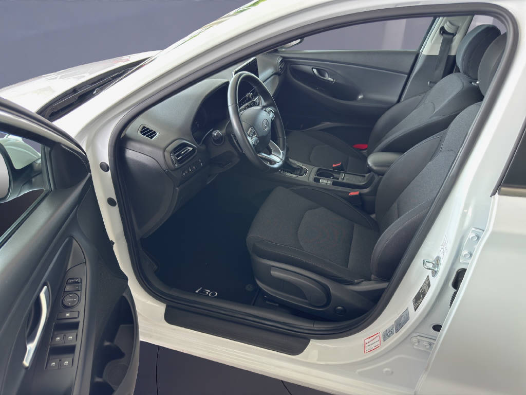 HYUNDAI i30 Wagon 1.5 T-GDi Amplia-image-9
