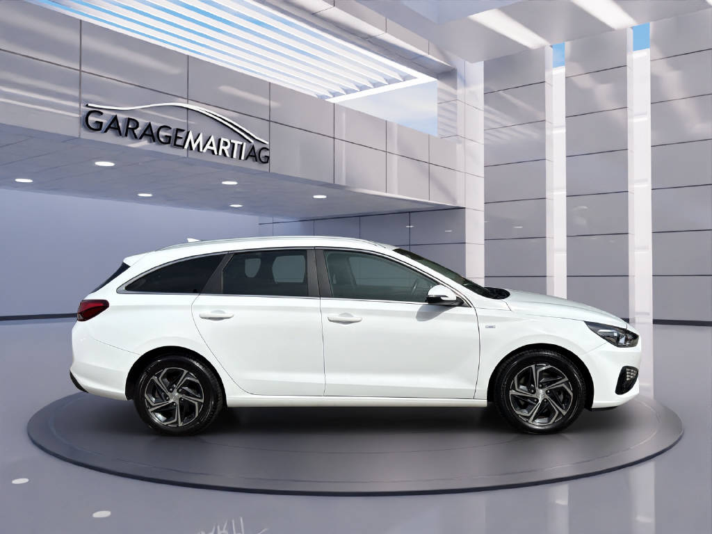 HYUNDAI i30 Wagon 1.5 T-GDi Amplia-image-3
