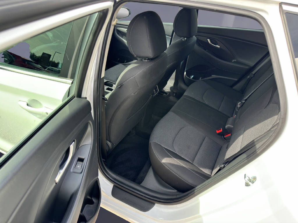 HYUNDAI i30 Wagon 1.5 T-GDi Amplia-image-10