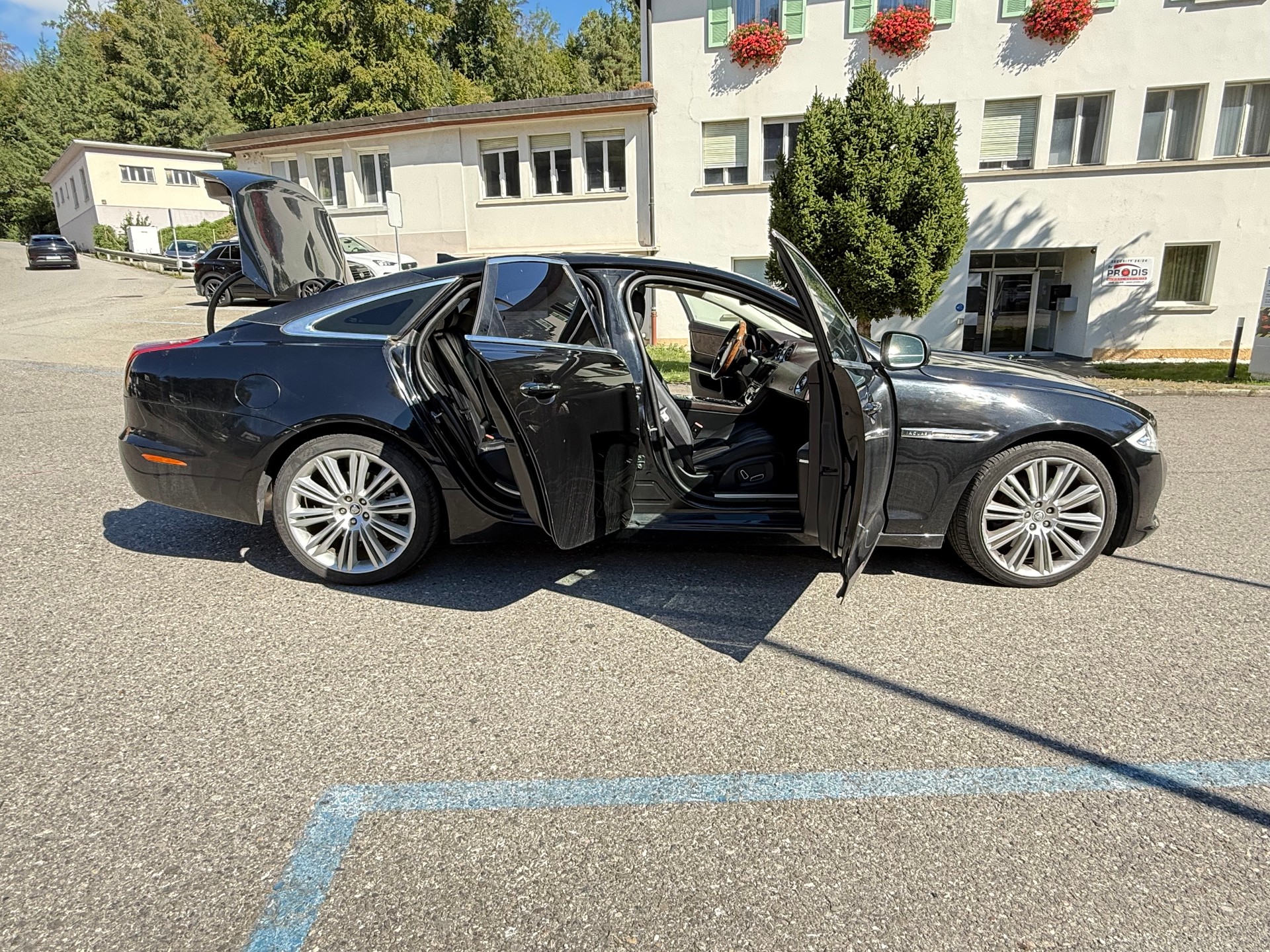 JAGUAR XJ 3.0d V6 Luxury Automatic-image-20