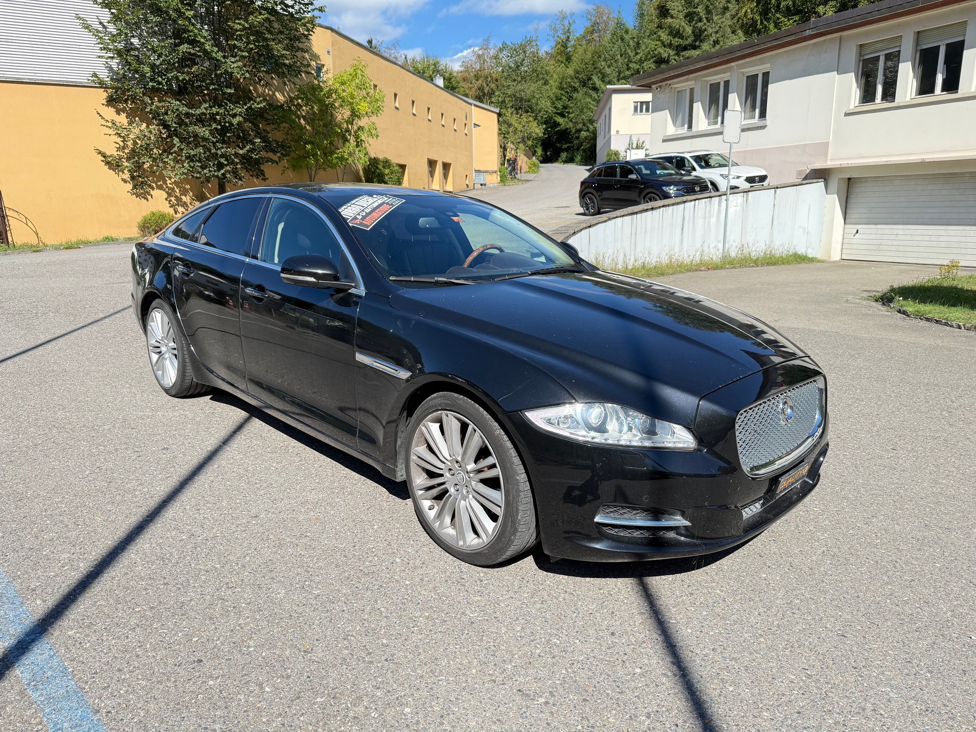 JAGUAR XJ 3.0d V6 Luxury Automatic-image-0