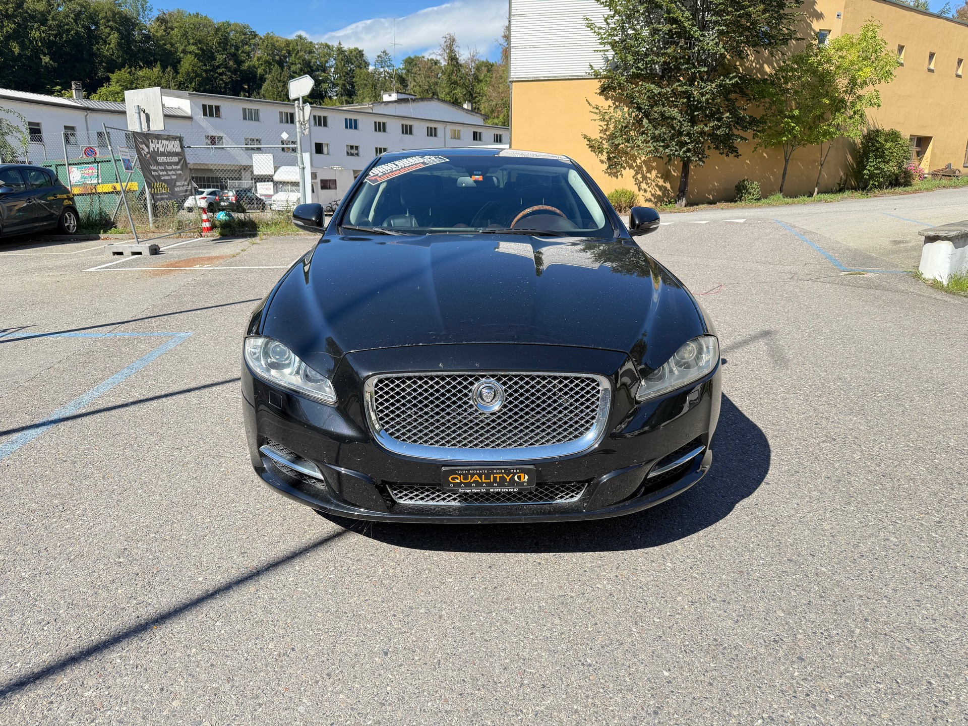 JAGUAR XJ 3.0d V6 Luxury Automatic-image-1