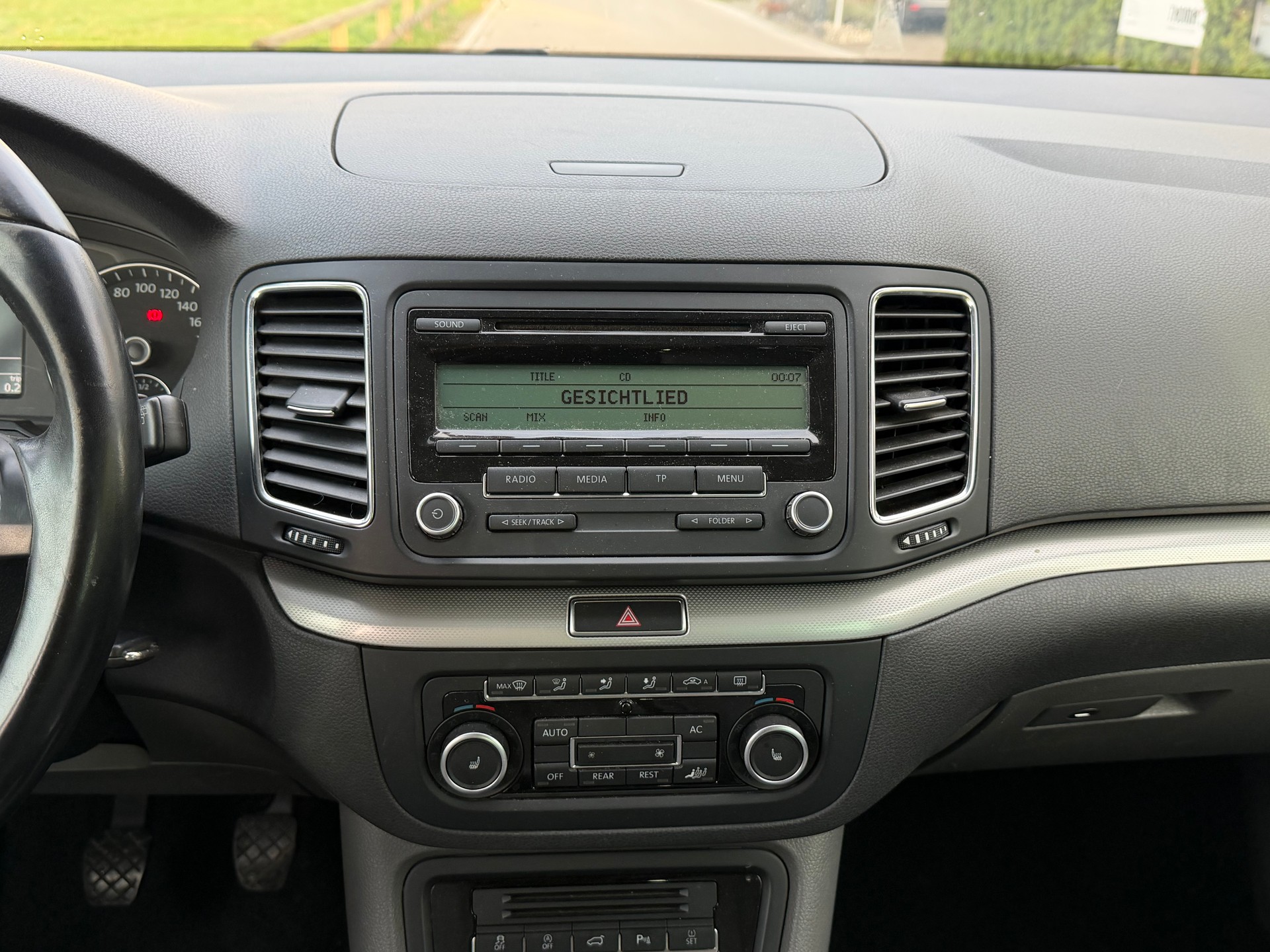 VW Sharan 1.4 TSI BlueMotion Technology Comfortline-image-12