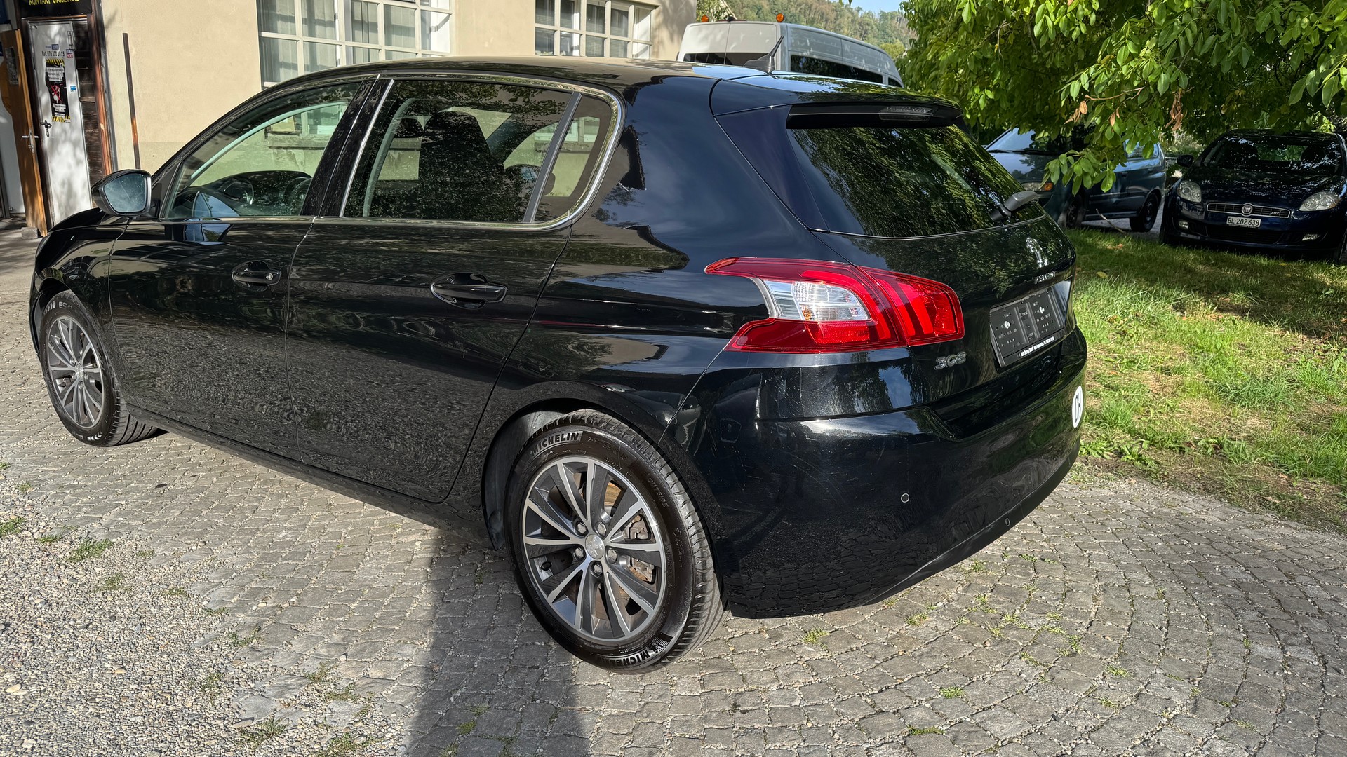 PEUGEOT 308 1.6 THP Allure-image-8