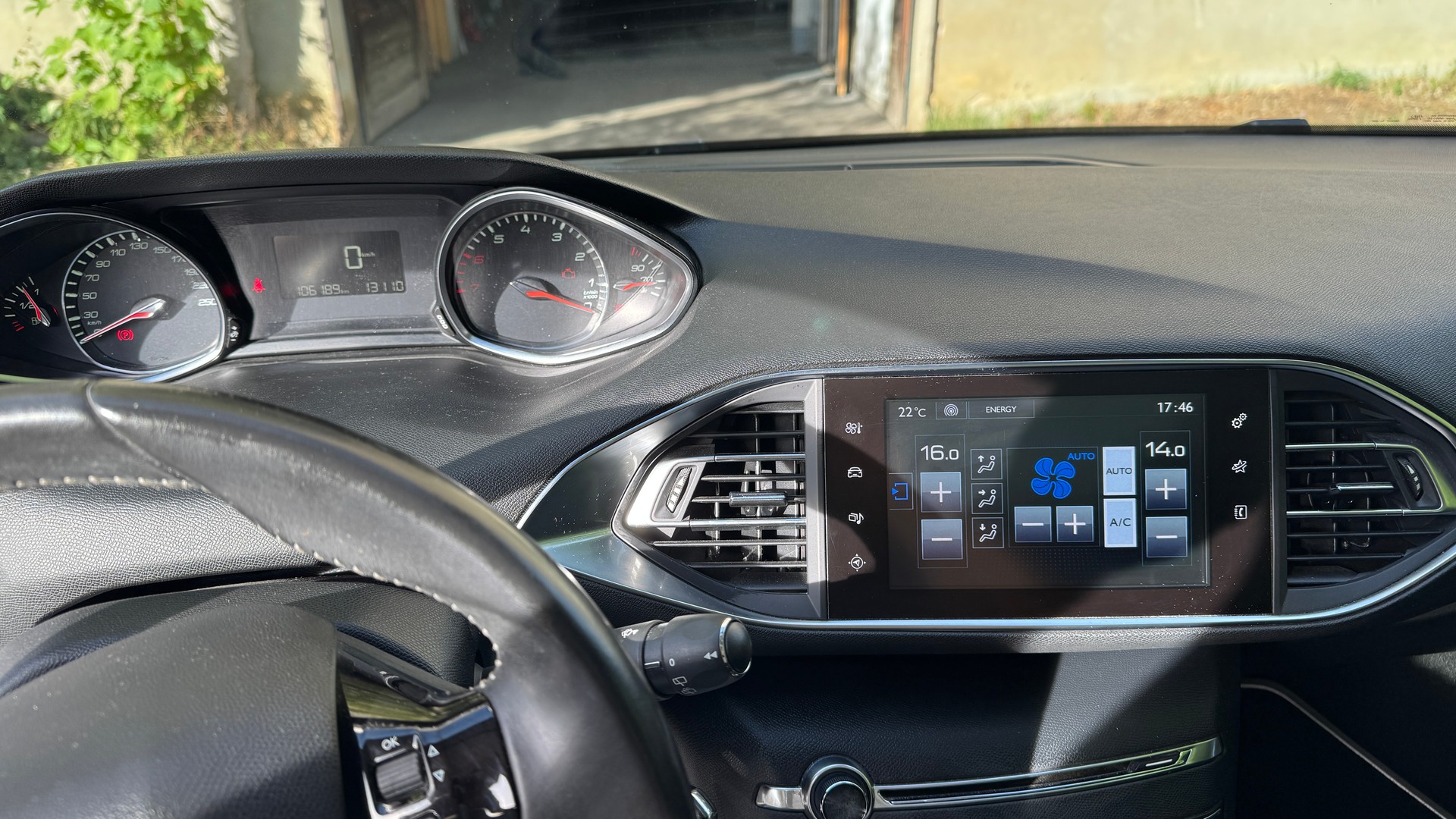 PEUGEOT 308 1.6 THP Allure-image-16